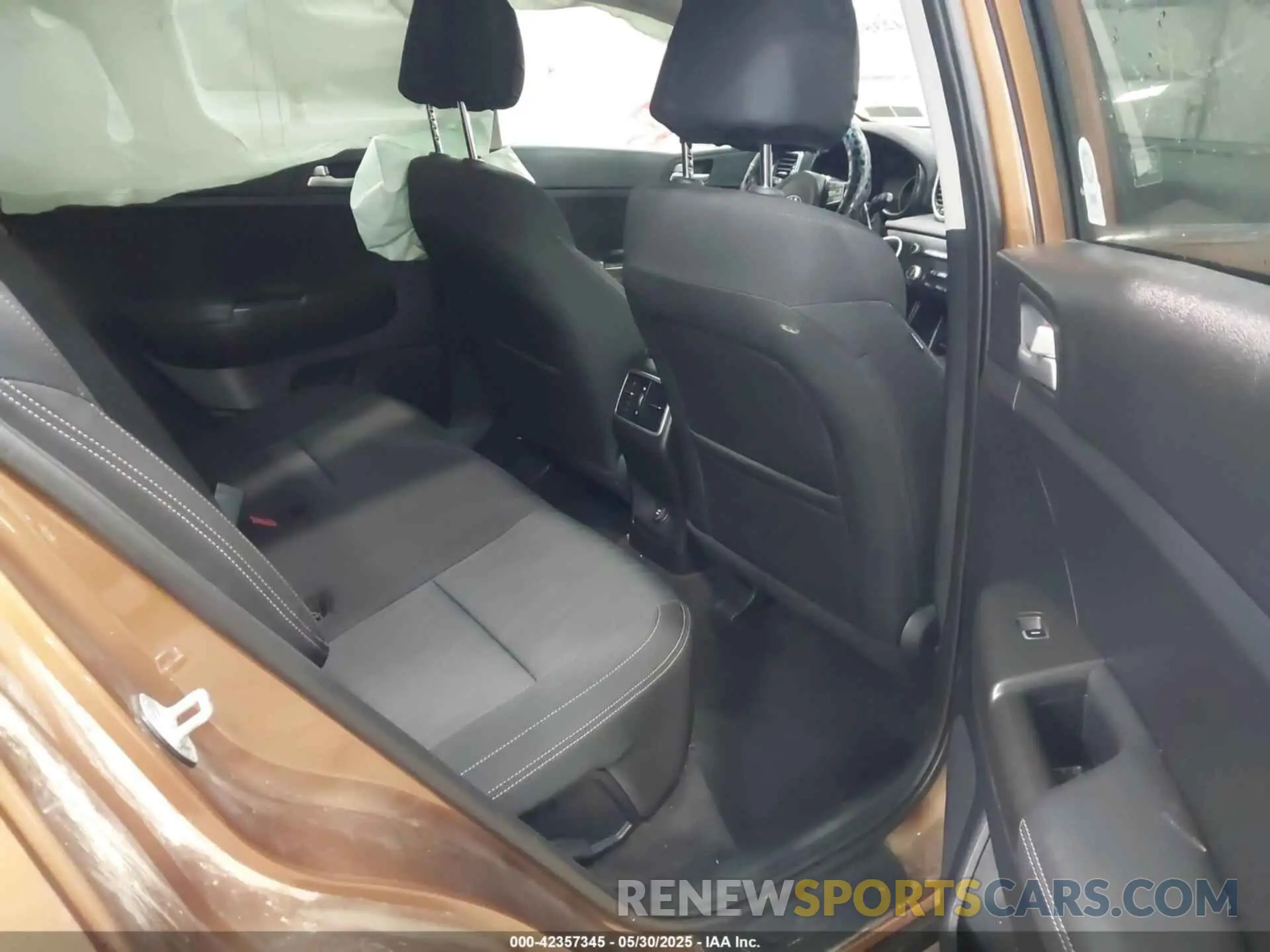 8 Photograph of a damaged car KNDPMCAC5L7752379 KIA SPORTAGE 2020