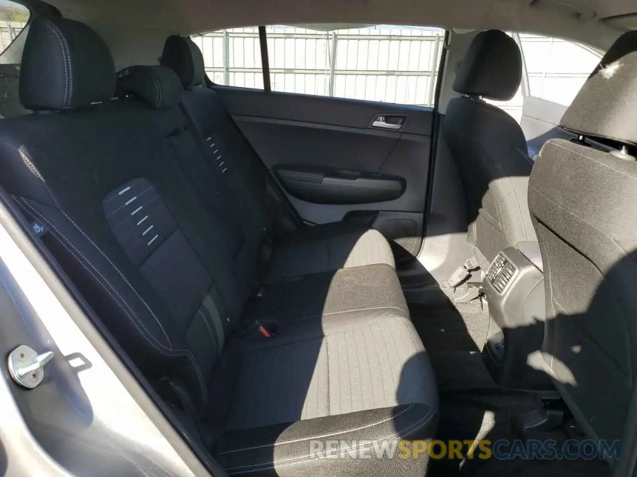 12 Photograph of a damaged car KNDPMCAC5L7753158 KIA SPORTAGE 2020