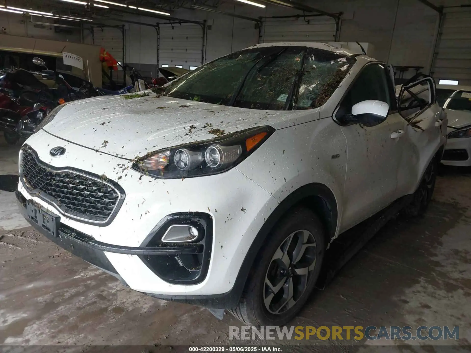 2 Photograph of a damaged car KNDPMCAC5L7755752 KIA SPORTAGE 2020