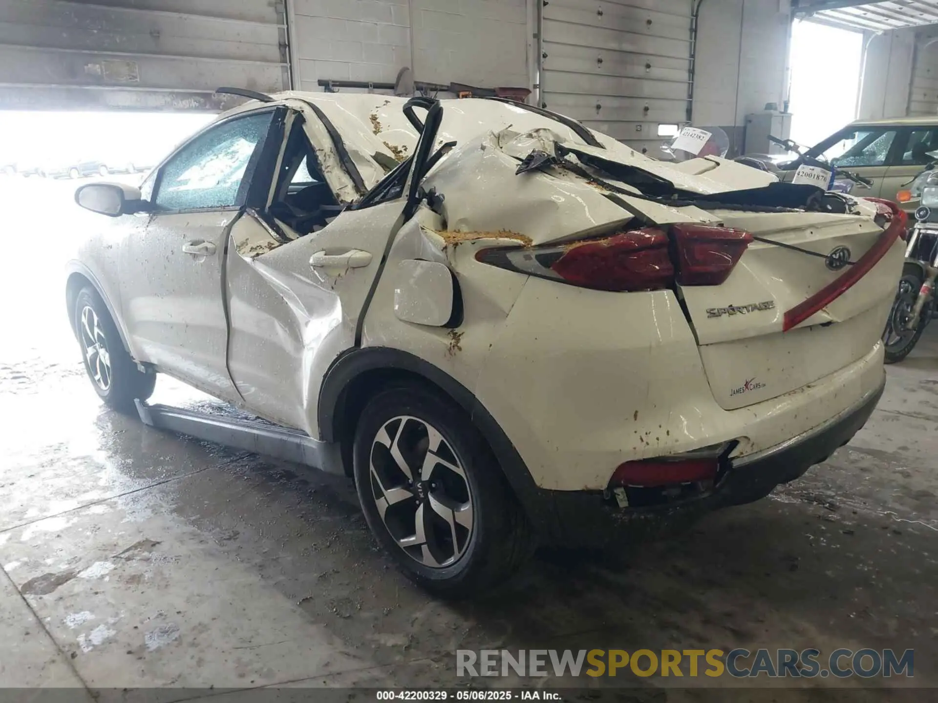 3 Photograph of a damaged car KNDPMCAC5L7755752 KIA SPORTAGE 2020