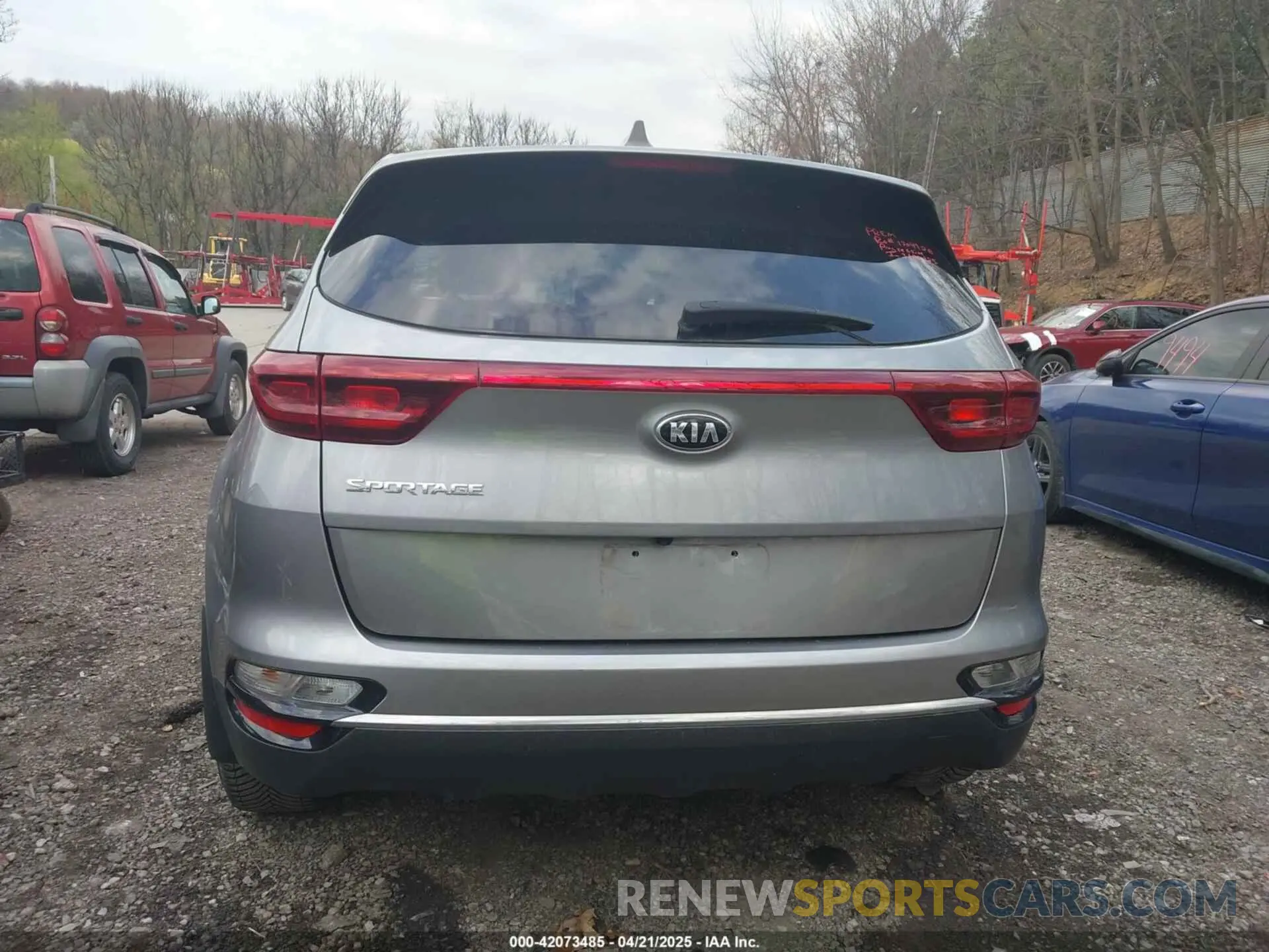 17 Photograph of a damaged car KNDPMCAC6L7630193 KIA SPORTAGE 2020