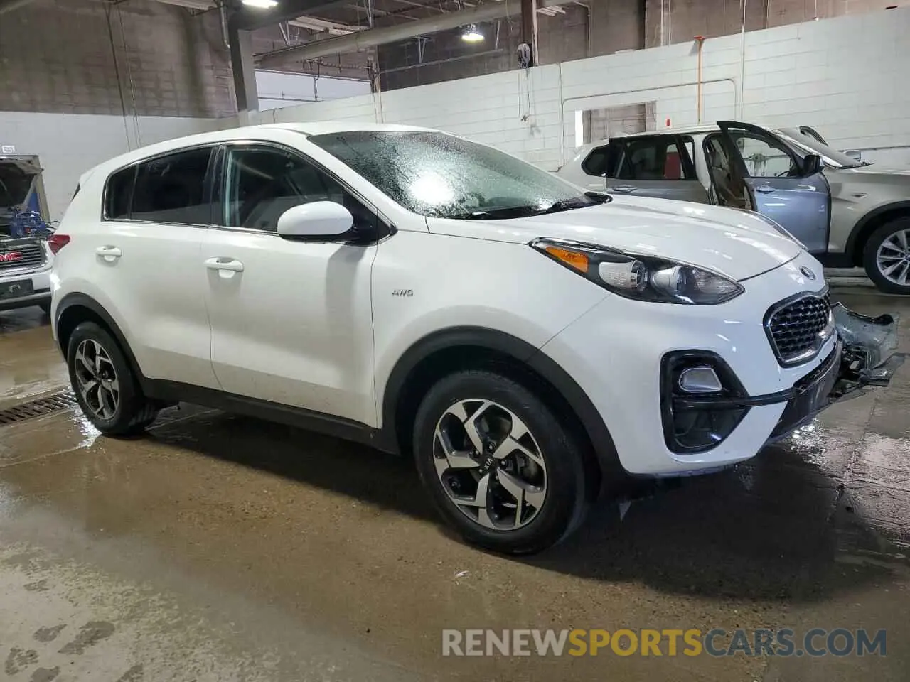 4 Photograph of a damaged car KNDPMCAC6L7640626 KIA SPORTAGE 2020