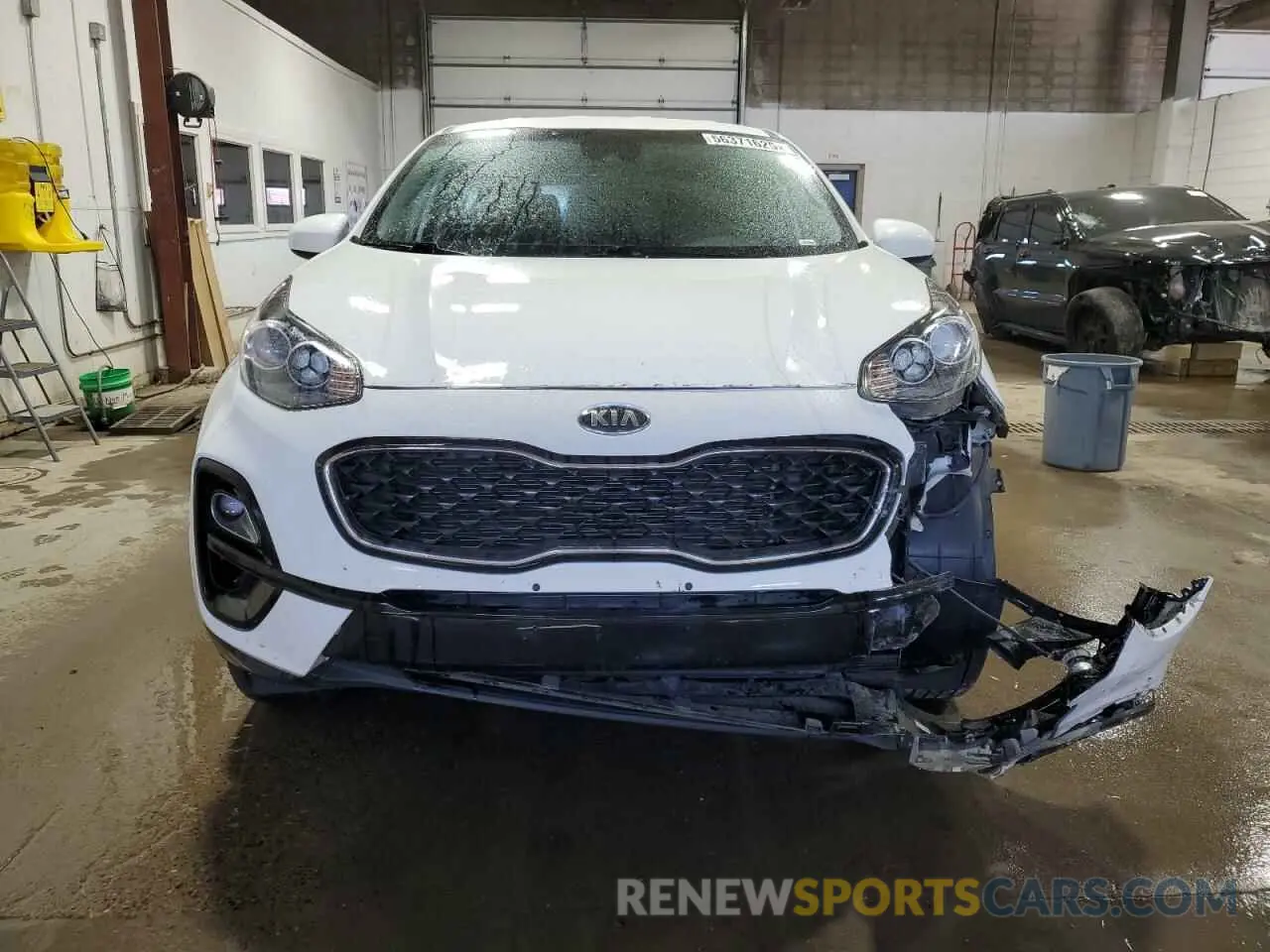 5 Photograph of a damaged car KNDPMCAC6L7640626 KIA SPORTAGE 2020