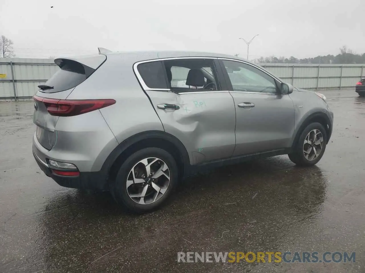3 Photograph of a damaged car KNDPMCAC6L7650962 KIA SPORTAGE 2020