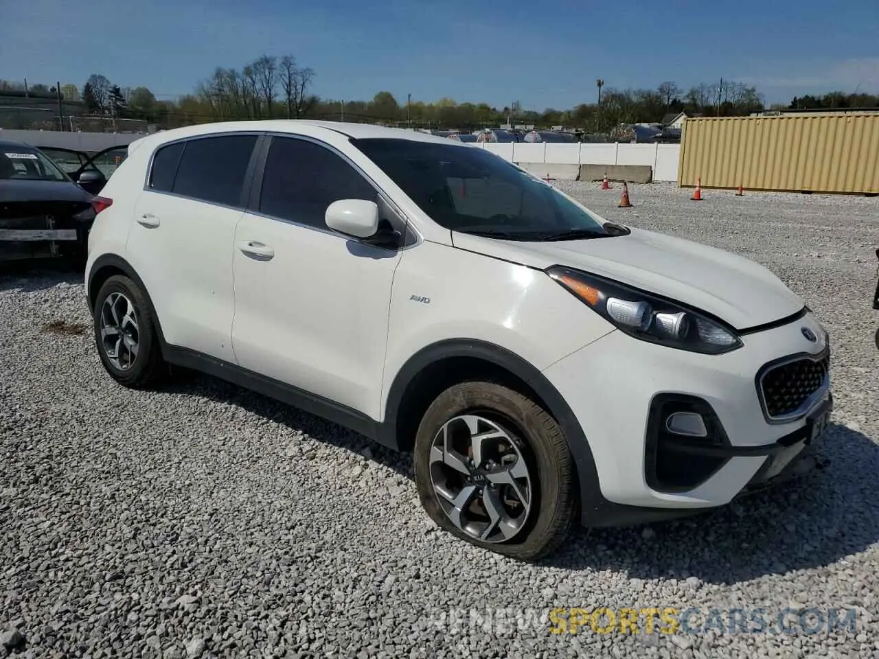 4 Photograph of a damaged car KNDPMCAC6L7672217 KIA SPORTAGE 2020