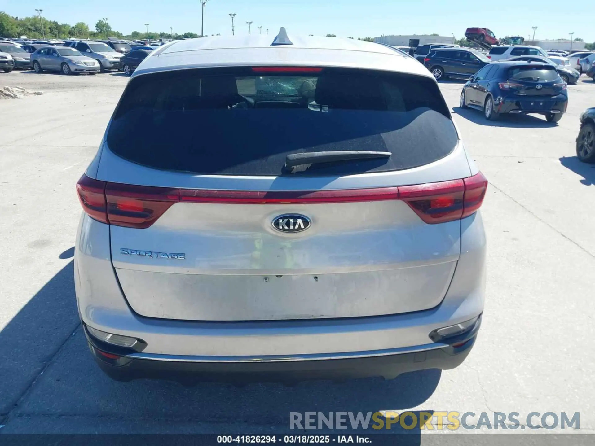 15 Photograph of a damaged car KNDPMCAC6L7742024 KIA SPORTAGE 2020