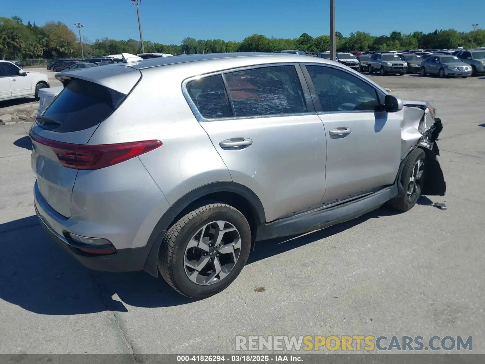 4 Photograph of a damaged car KNDPMCAC6L7742024 KIA SPORTAGE 2020