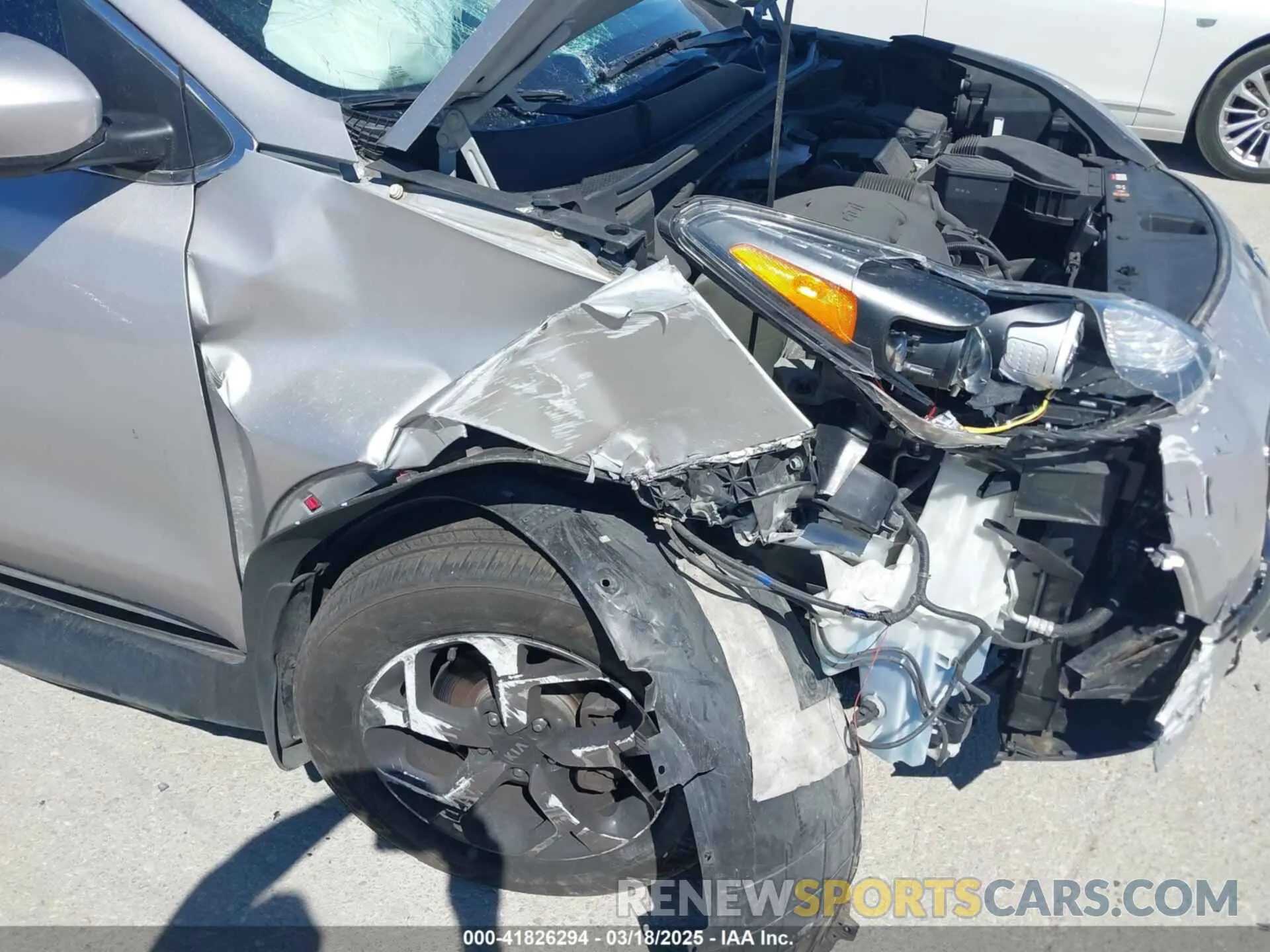 6 Photograph of a damaged car KNDPMCAC6L7742024 KIA SPORTAGE 2020