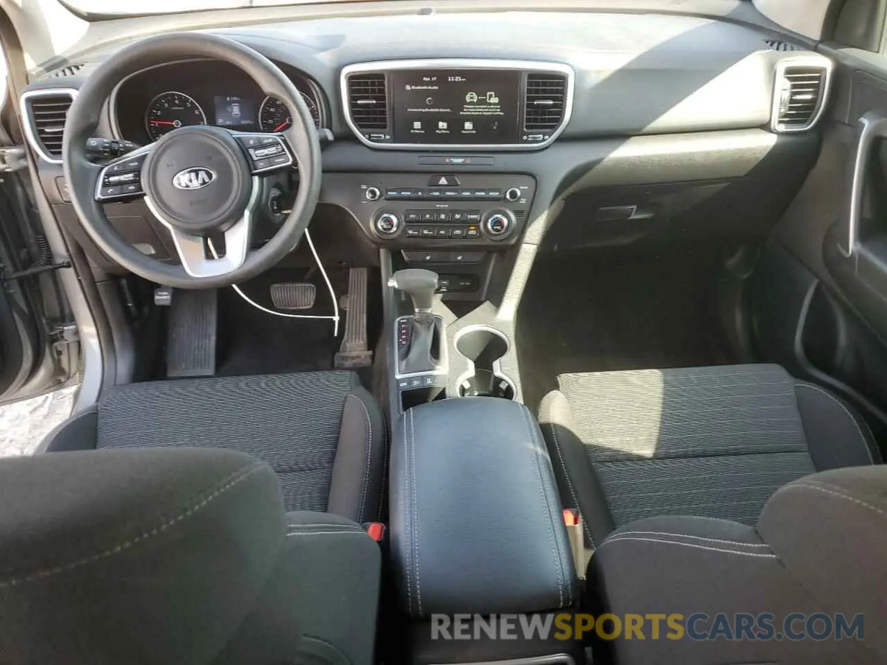 8 Photograph of a damaged car KNDPMCAC6L7758689 KIA SPORTAGE 2020