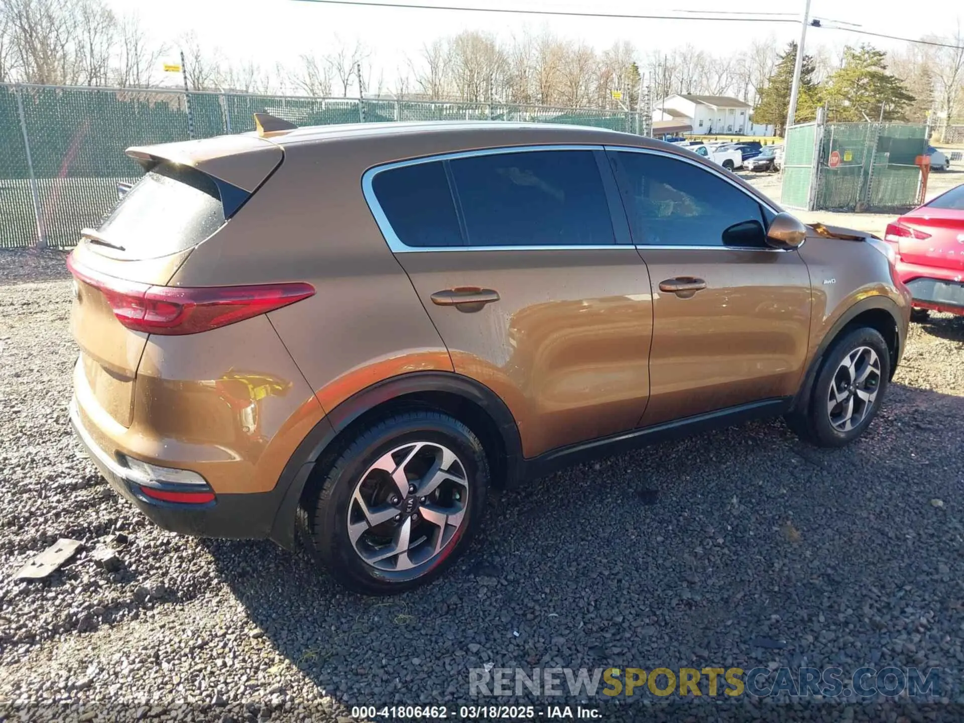 4 Photograph of a damaged car KNDPMCAC6L7809110 KIA SPORTAGE 2020
