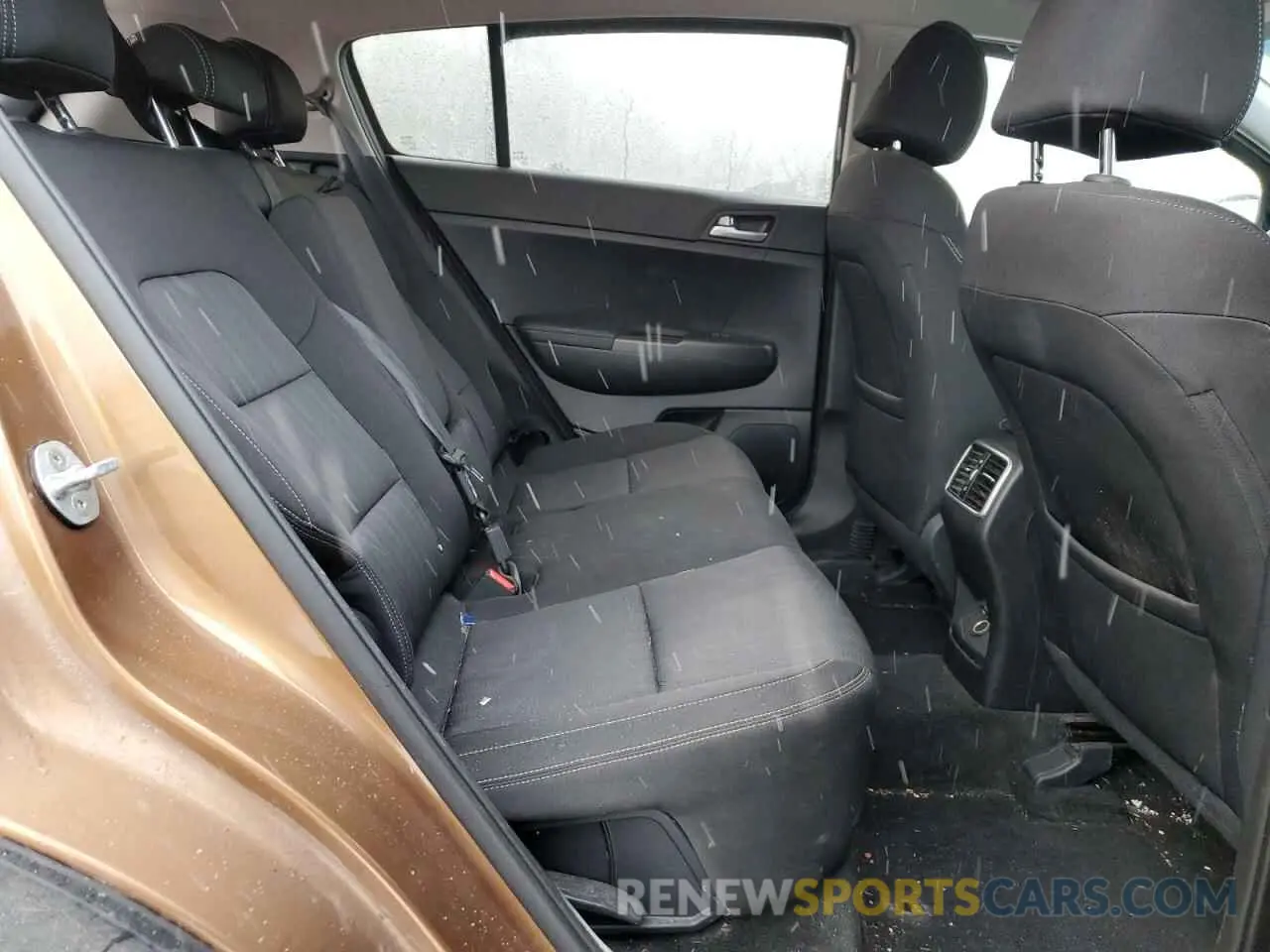 11 Photograph of a damaged car KNDPMCAC6L7815831 KIA SPORTAGE 2020