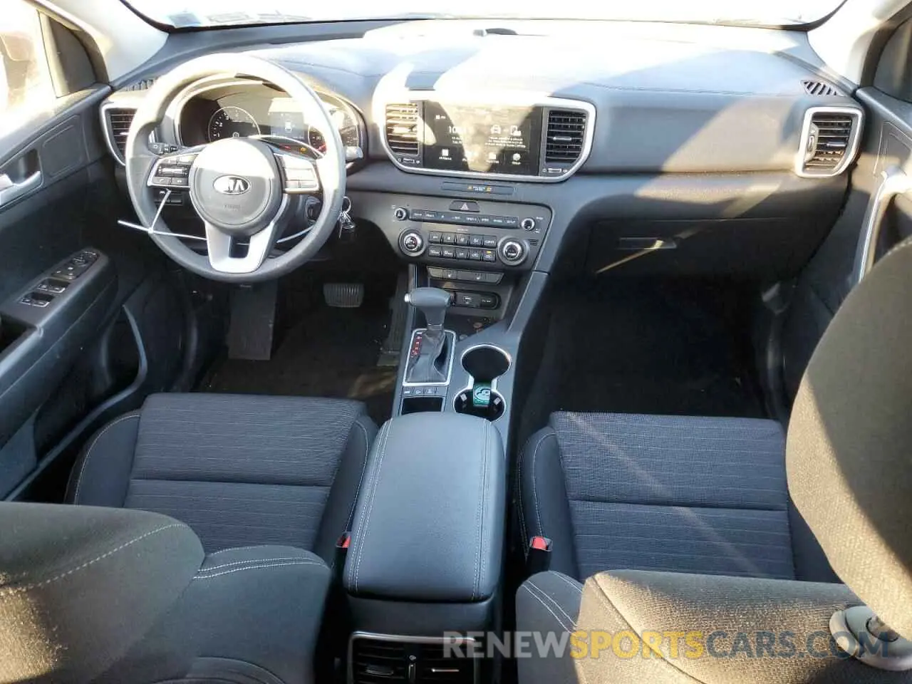8 Photograph of a damaged car KNDPMCAC7L7650310 KIA SPORTAGE 2020