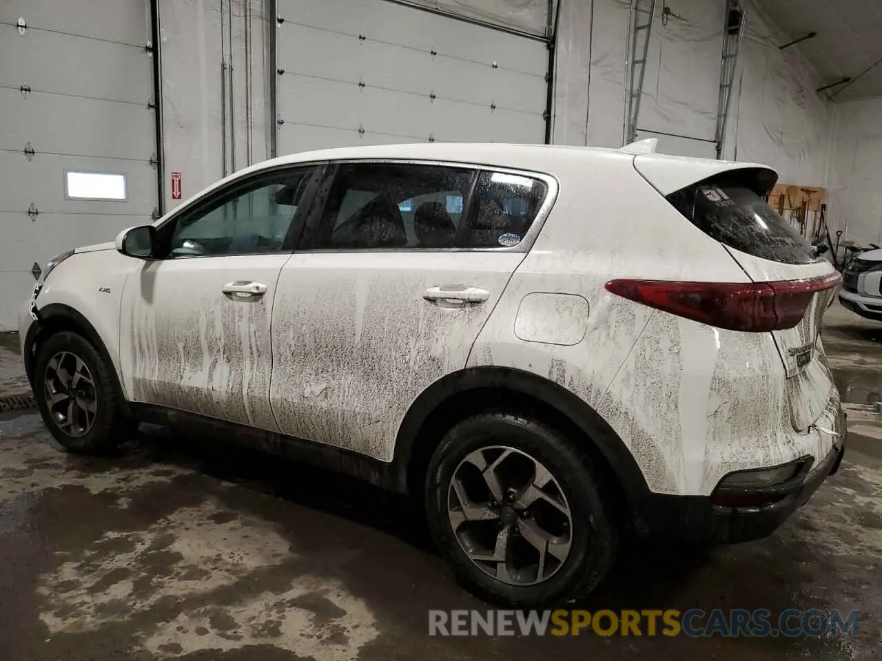 2 Photograph of a damaged car KNDPMCAC7L7661985 KIA SPORTAGE 2020