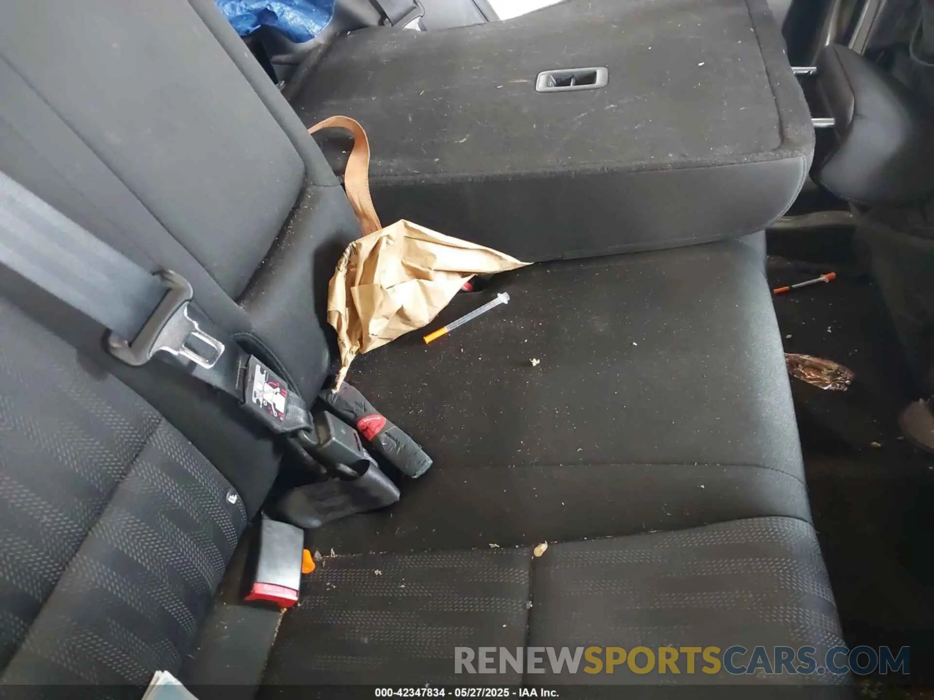17 Photograph of a damaged car KNDPMCAC7L7667544 KIA SPORTAGE 2020