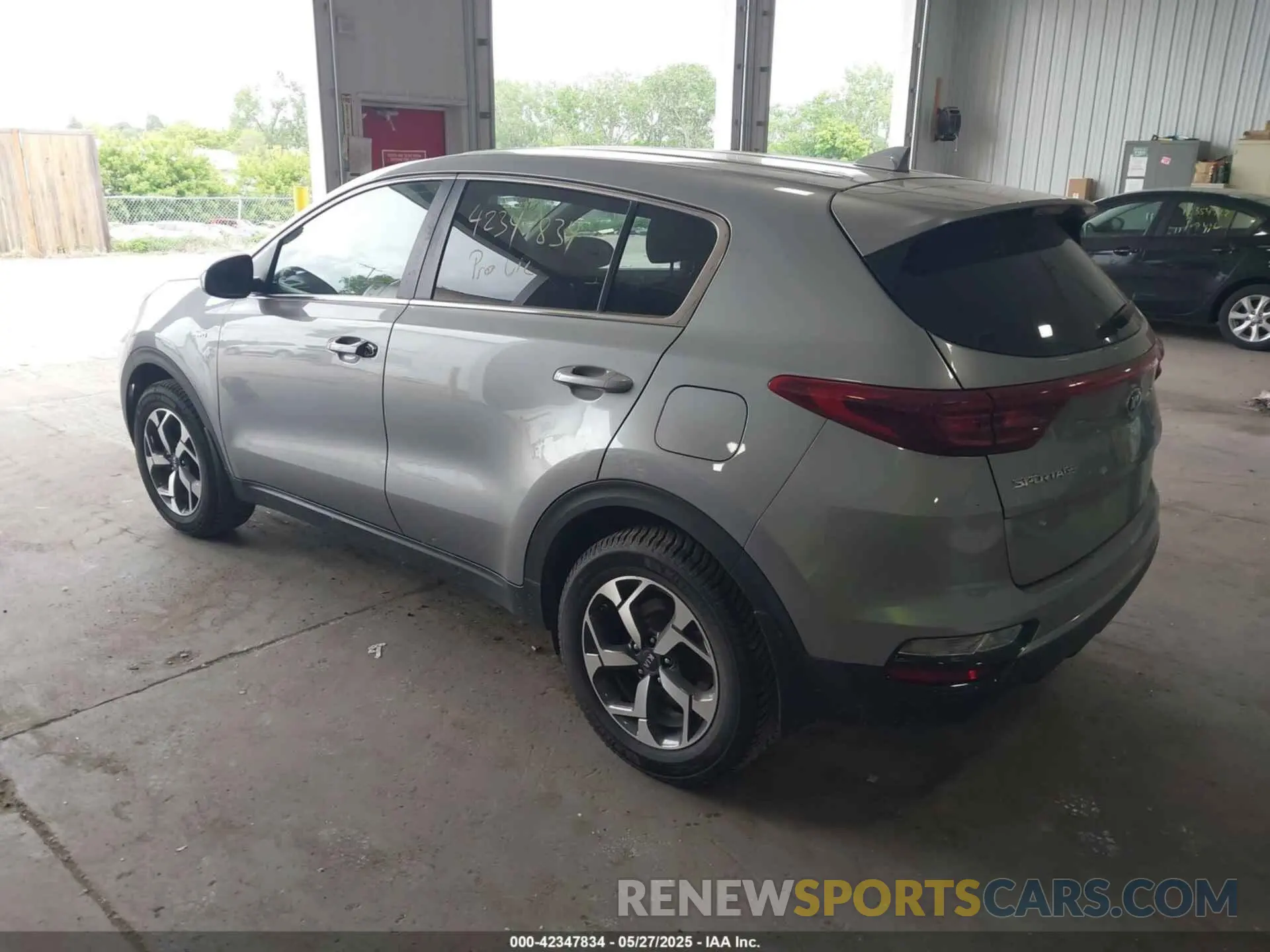 3 Photograph of a damaged car KNDPMCAC7L7667544 KIA SPORTAGE 2020