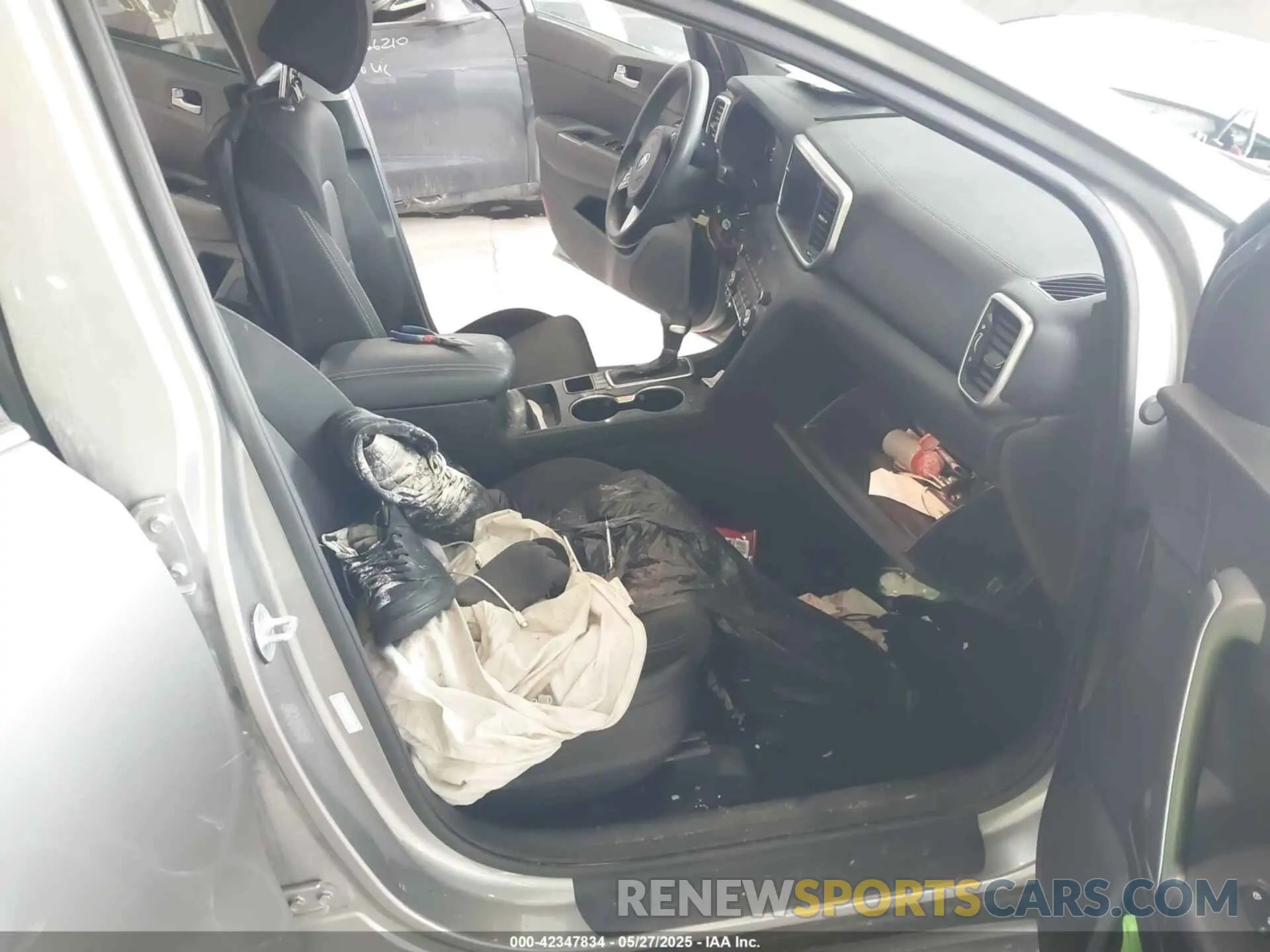 5 Photograph of a damaged car KNDPMCAC7L7667544 KIA SPORTAGE 2020