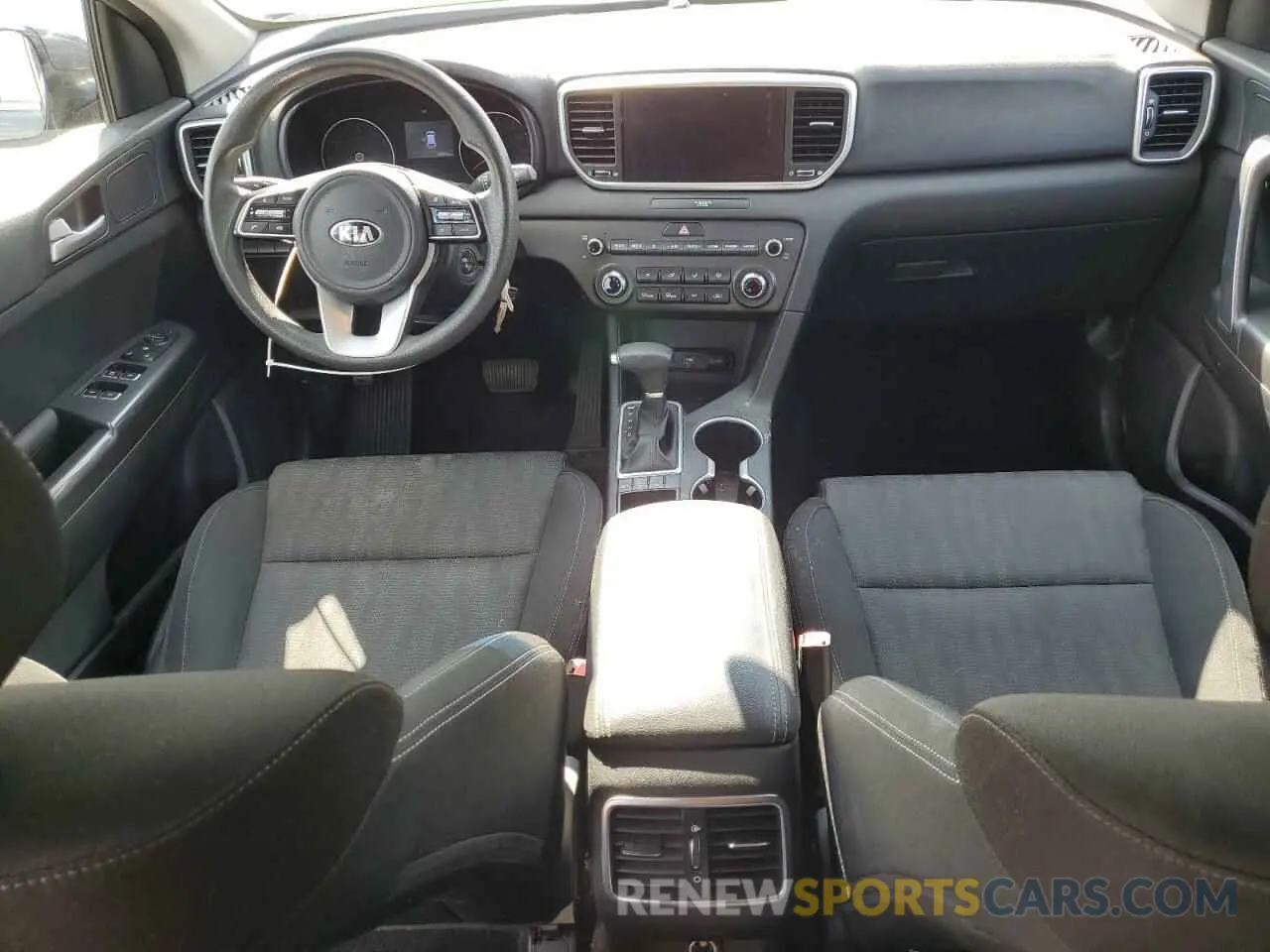 8 Photograph of a damaged car KNDPMCAC7L7693335 KIA SPORTAGE 2020