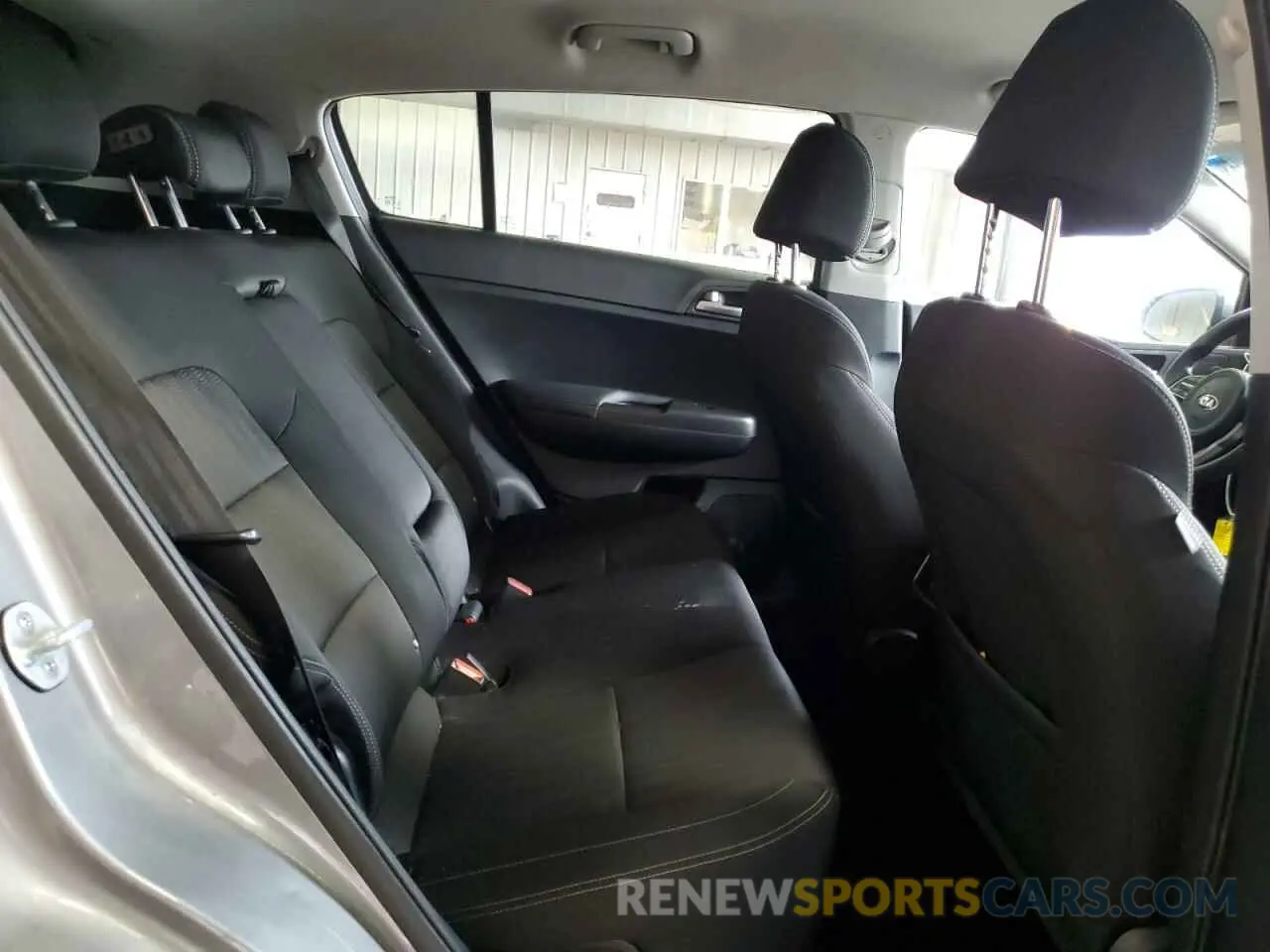 11 Photograph of a damaged car KNDPMCAC7L7693917 KIA SPORTAGE 2020