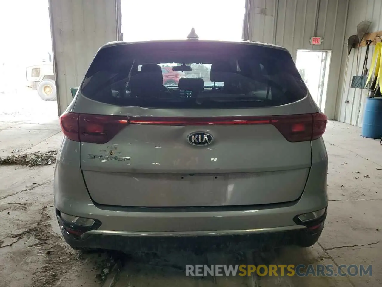 6 Photograph of a damaged car KNDPMCAC7L7693917 KIA SPORTAGE 2020