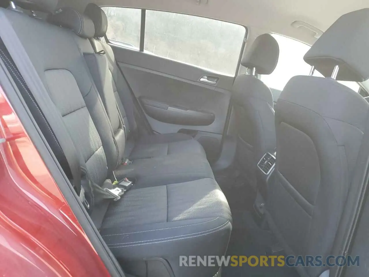 11 Photograph of a damaged car KNDPMCAC7L7734319 KIA SPORTAGE 2020