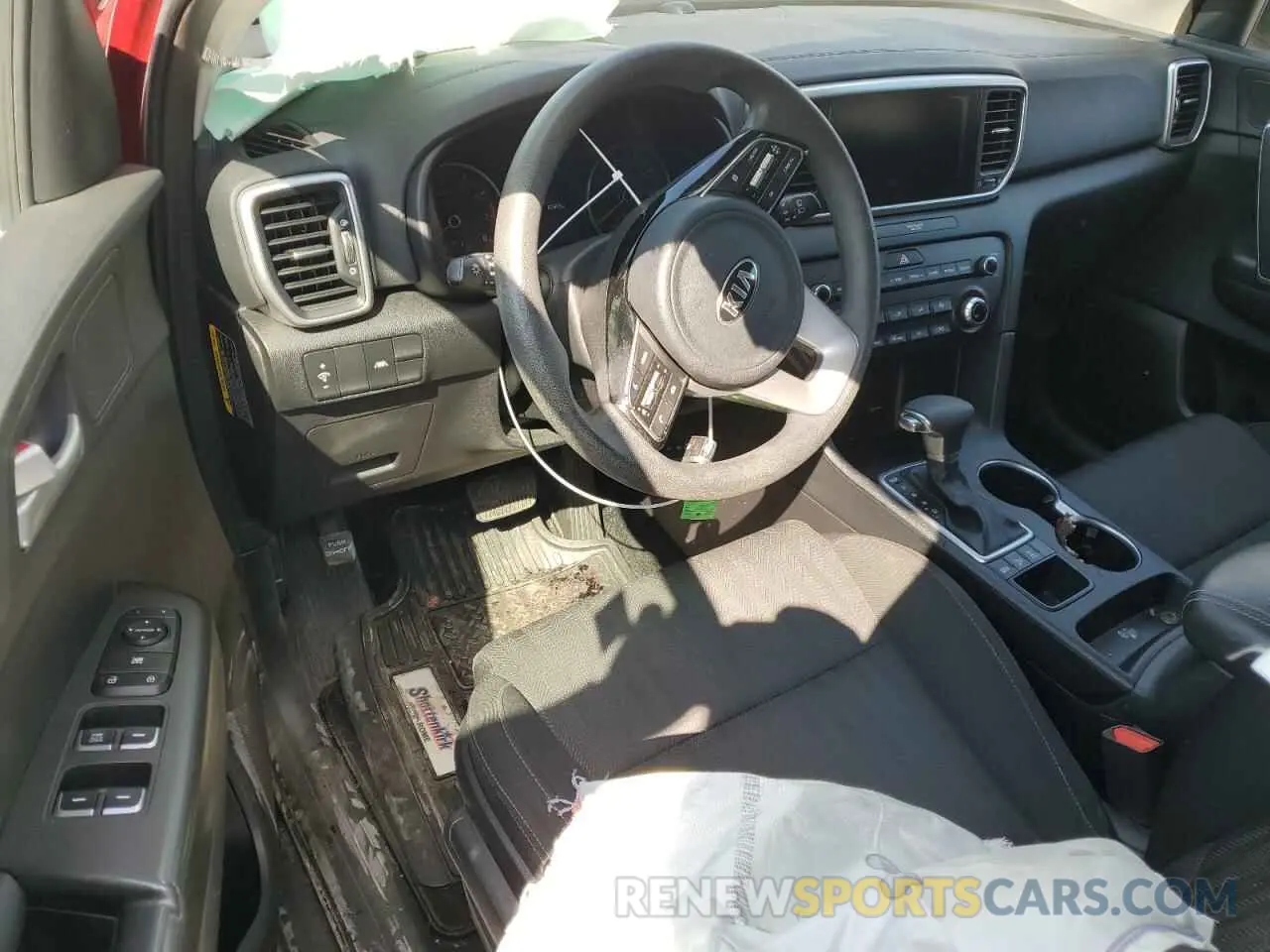 8 Photograph of a damaged car KNDPMCAC7L7778465 KIA SPORTAGE 2020