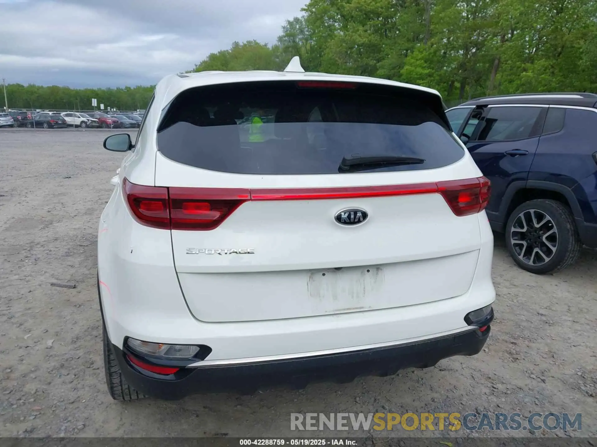 16 Photograph of a damaged car KNDPMCAC7L7815157 KIA SPORTAGE 2020