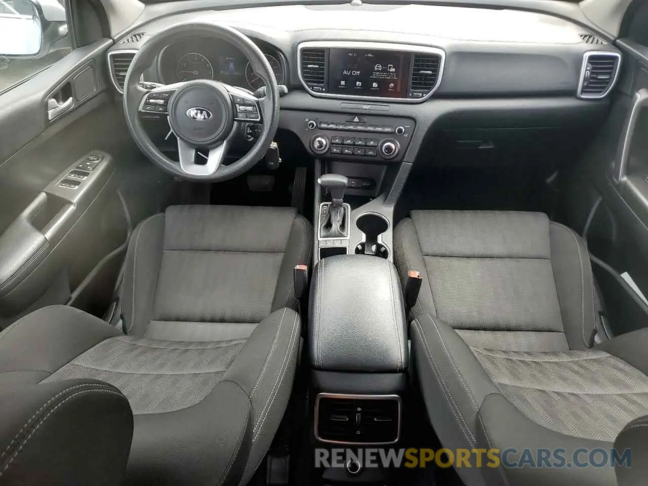 8 Photograph of a damaged car KNDPMCAC7L7834128 KIA SPORTAGE 2020