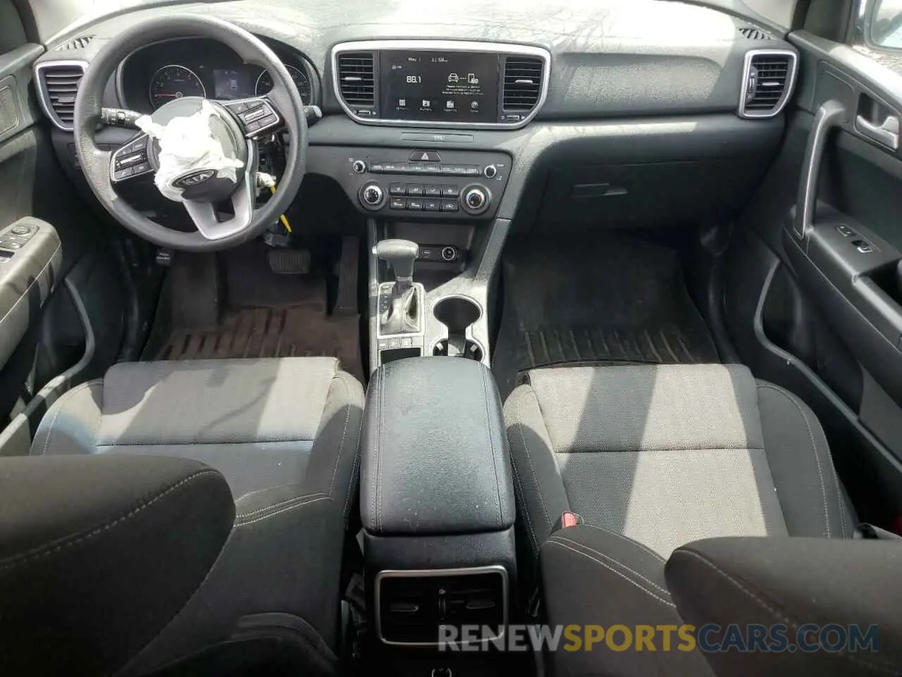 8 Photograph of a damaged car KNDPMCAC7L7837384 KIA SPORTAGE 2020
