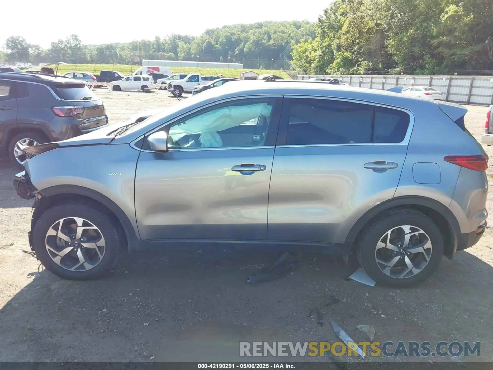 14 Photograph of a damaged car KNDPMCAC8L7628865 KIA SPORTAGE 2020