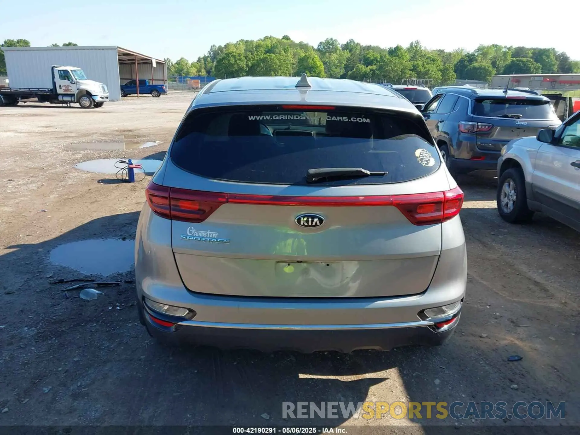 16 Photograph of a damaged car KNDPMCAC8L7628865 KIA SPORTAGE 2020