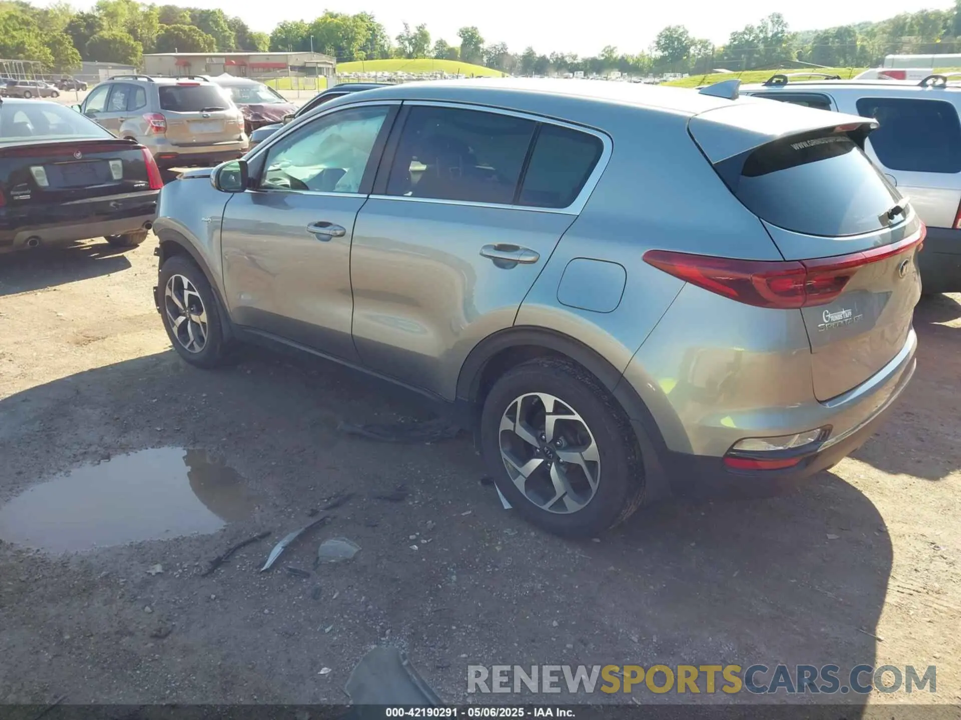 3 Photograph of a damaged car KNDPMCAC8L7628865 KIA SPORTAGE 2020