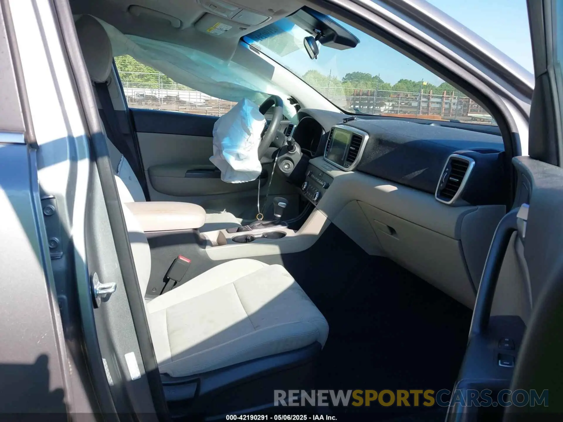 5 Photograph of a damaged car KNDPMCAC8L7628865 KIA SPORTAGE 2020