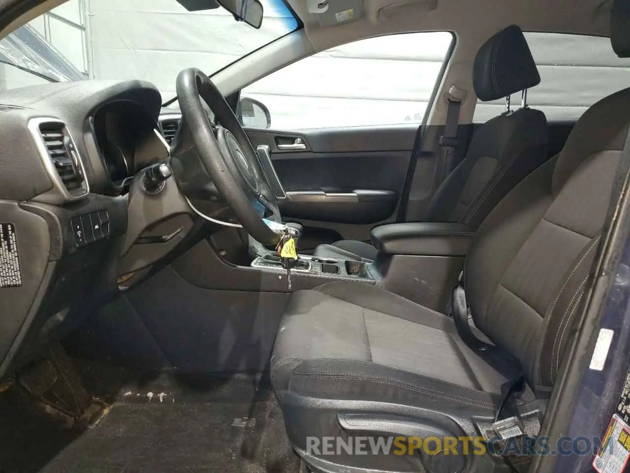 7 Photograph of a damaged car KNDPMCAC8L7631040 KIA SPORTAGE 2020
