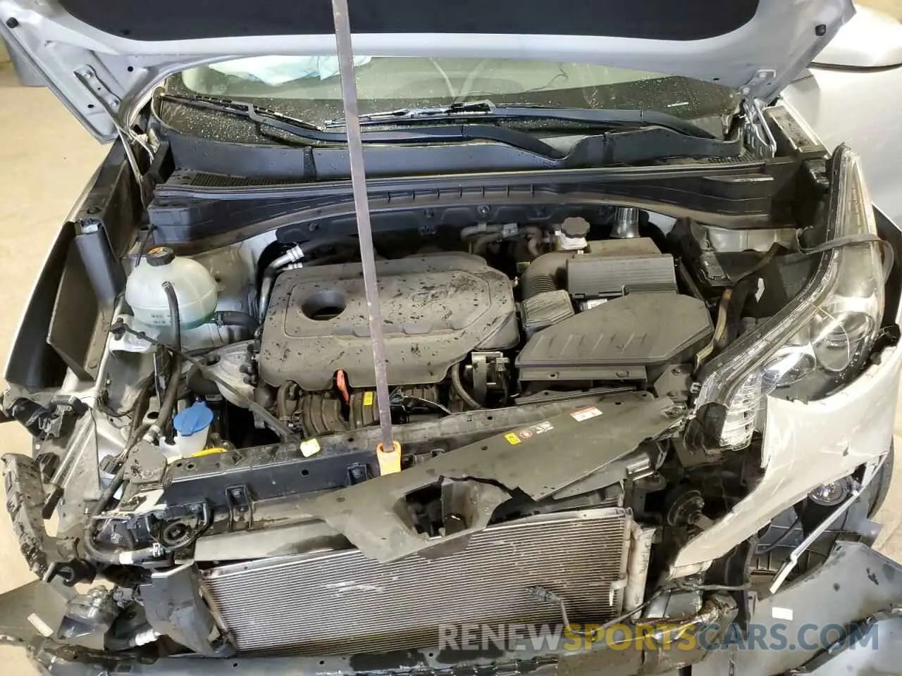 12 Photograph of a damaged car KNDPMCAC8L7661090 KIA SPORTAGE 2020