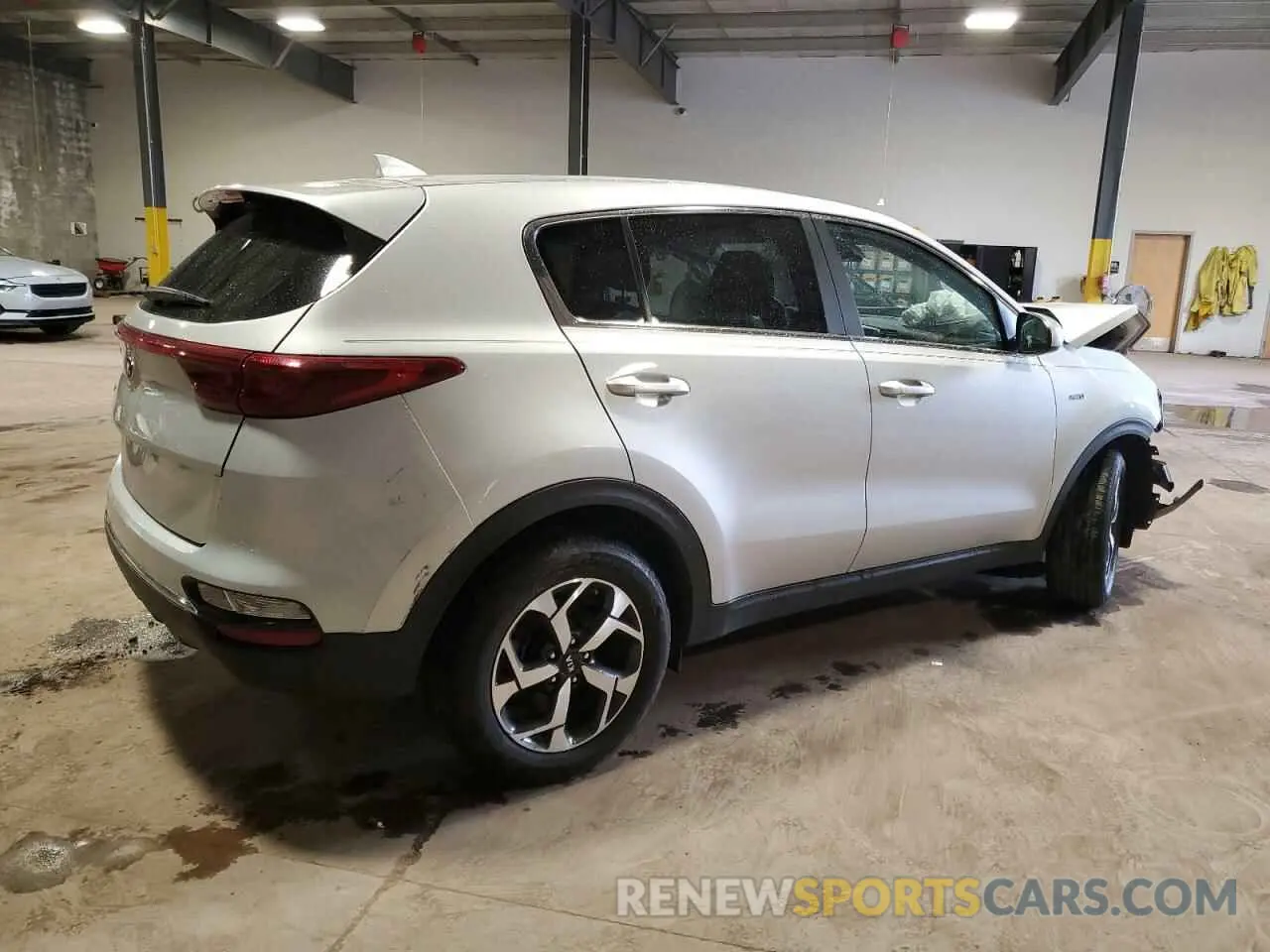 3 Photograph of a damaged car KNDPMCAC8L7661090 KIA SPORTAGE 2020