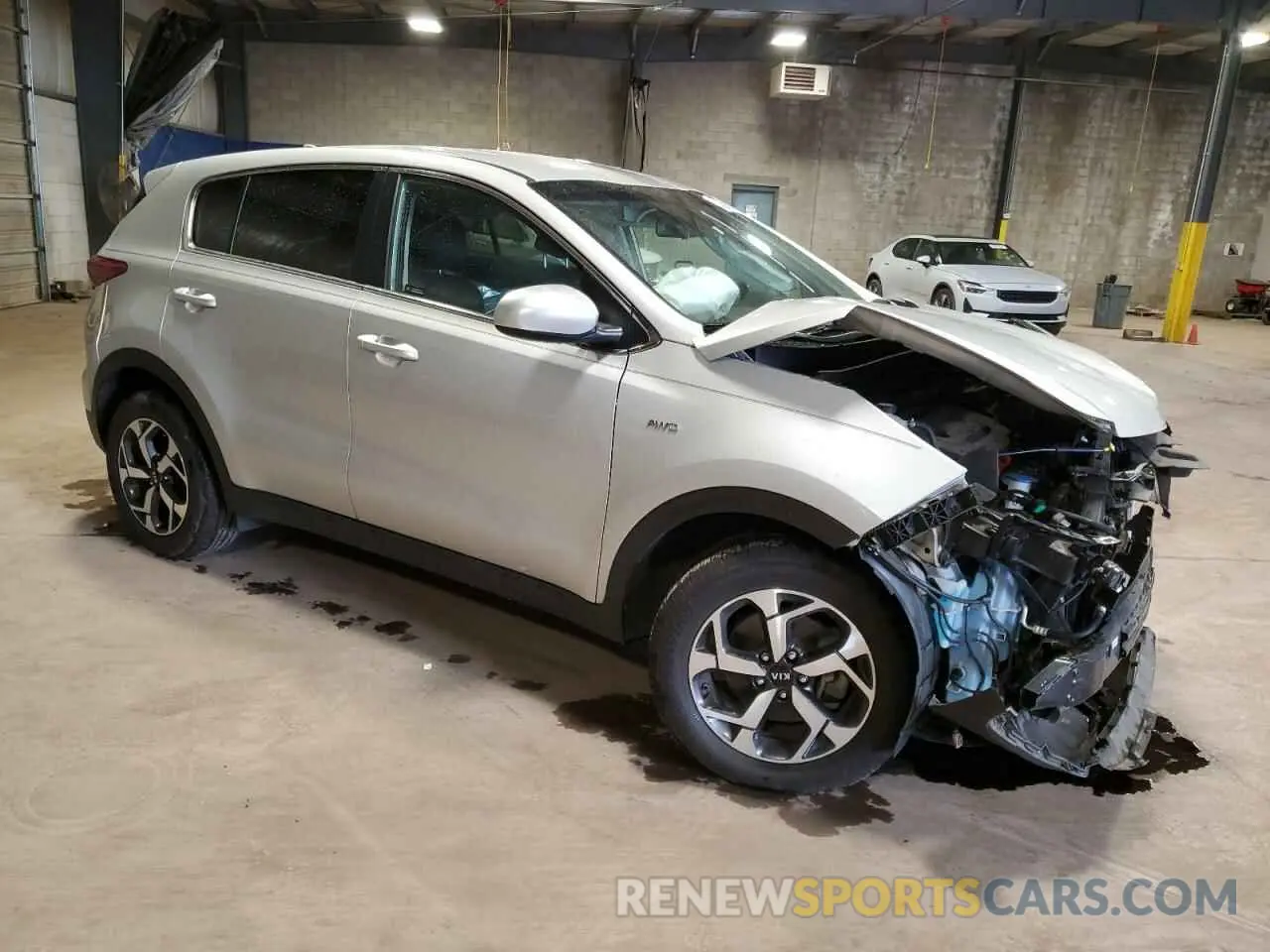 4 Photograph of a damaged car KNDPMCAC8L7661090 KIA SPORTAGE 2020