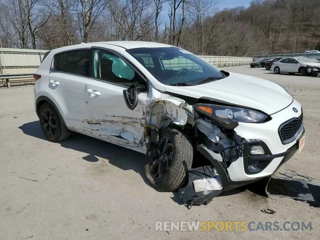 4 Photograph of a damaged car KNDPMCAC8L7705055 KIA SPORTAGE 2020