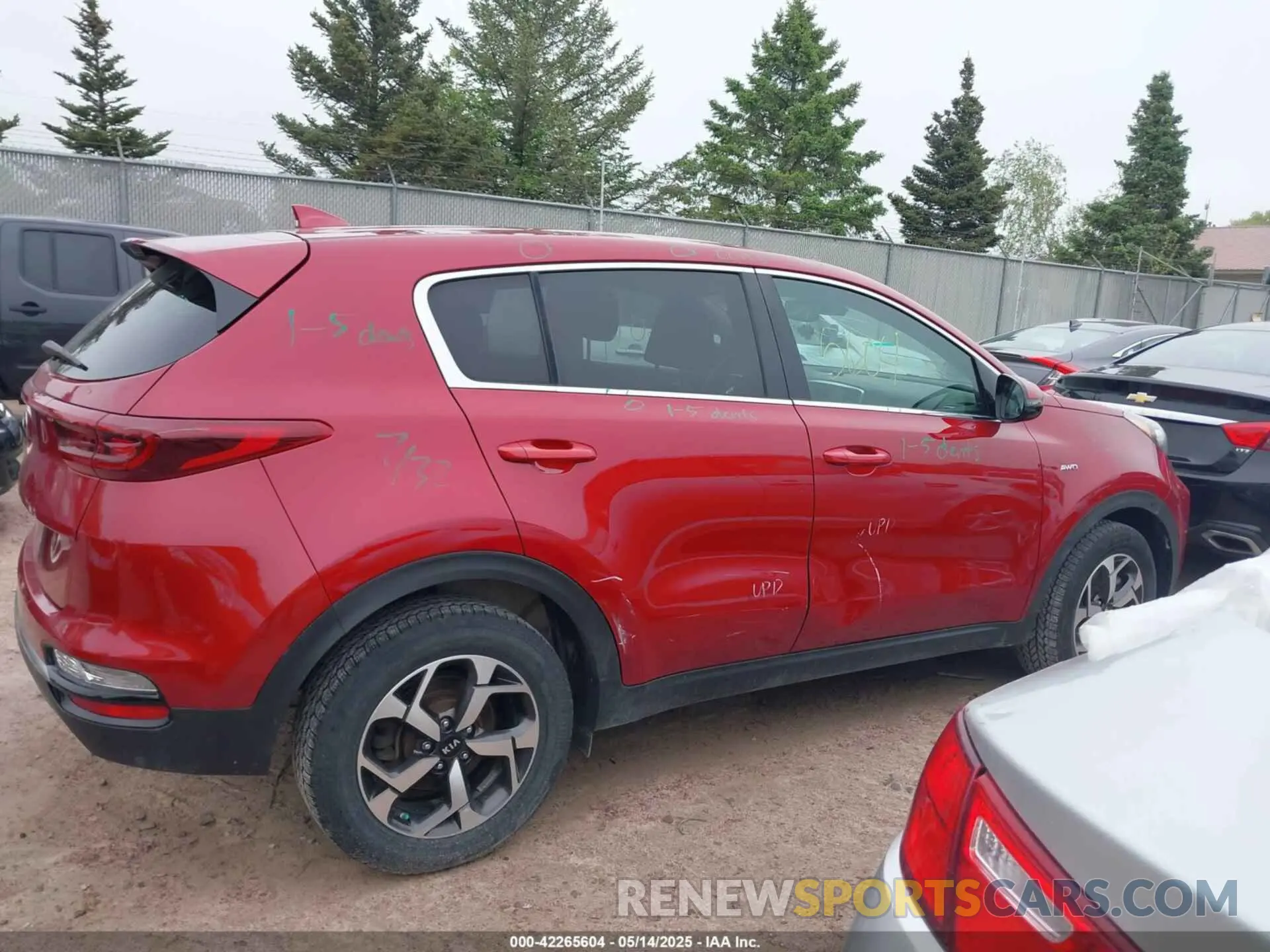 13 Photograph of a damaged car KNDPMCAC8L7753378 KIA SPORTAGE 2020