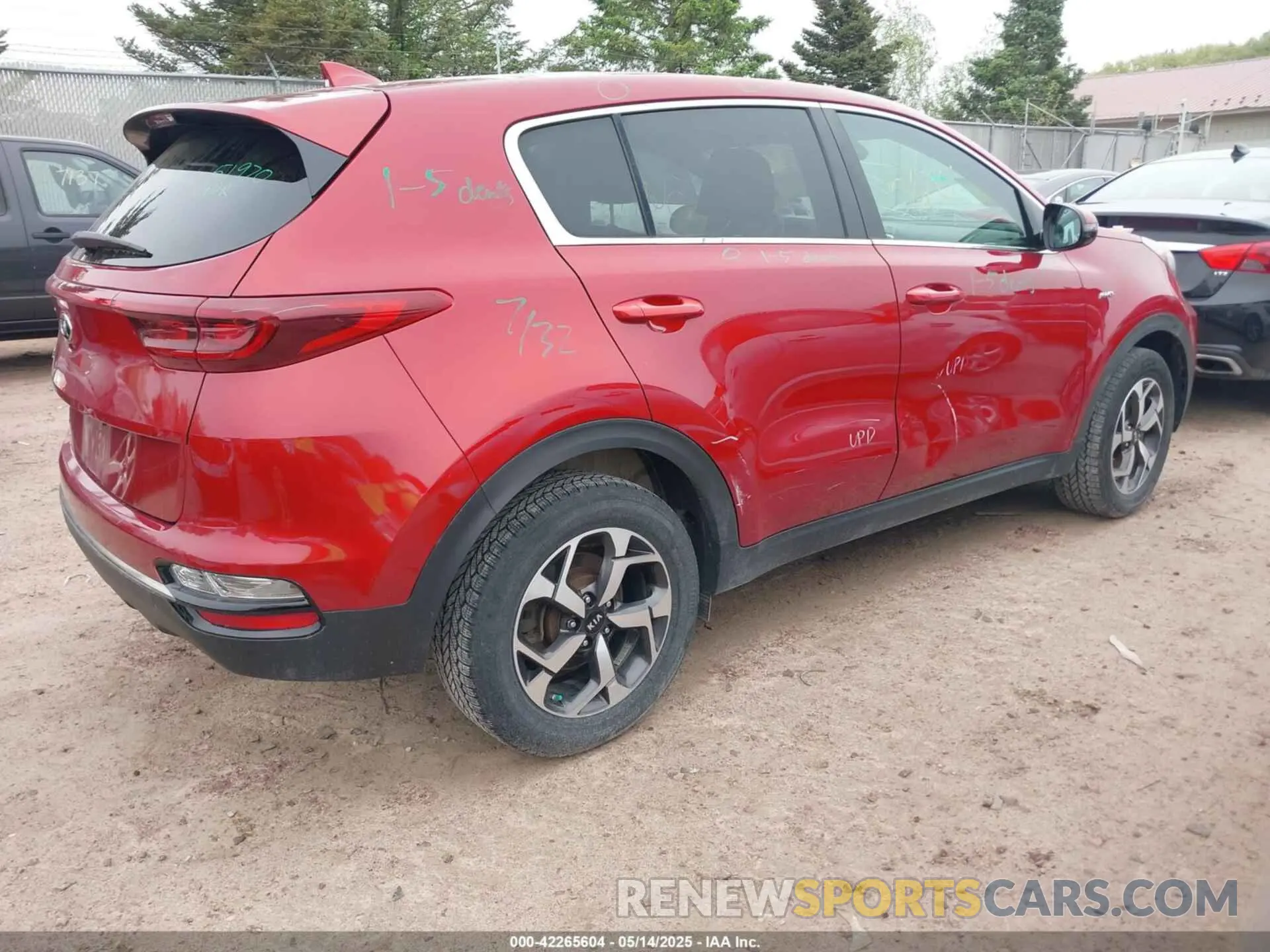 4 Photograph of a damaged car KNDPMCAC8L7753378 KIA SPORTAGE 2020