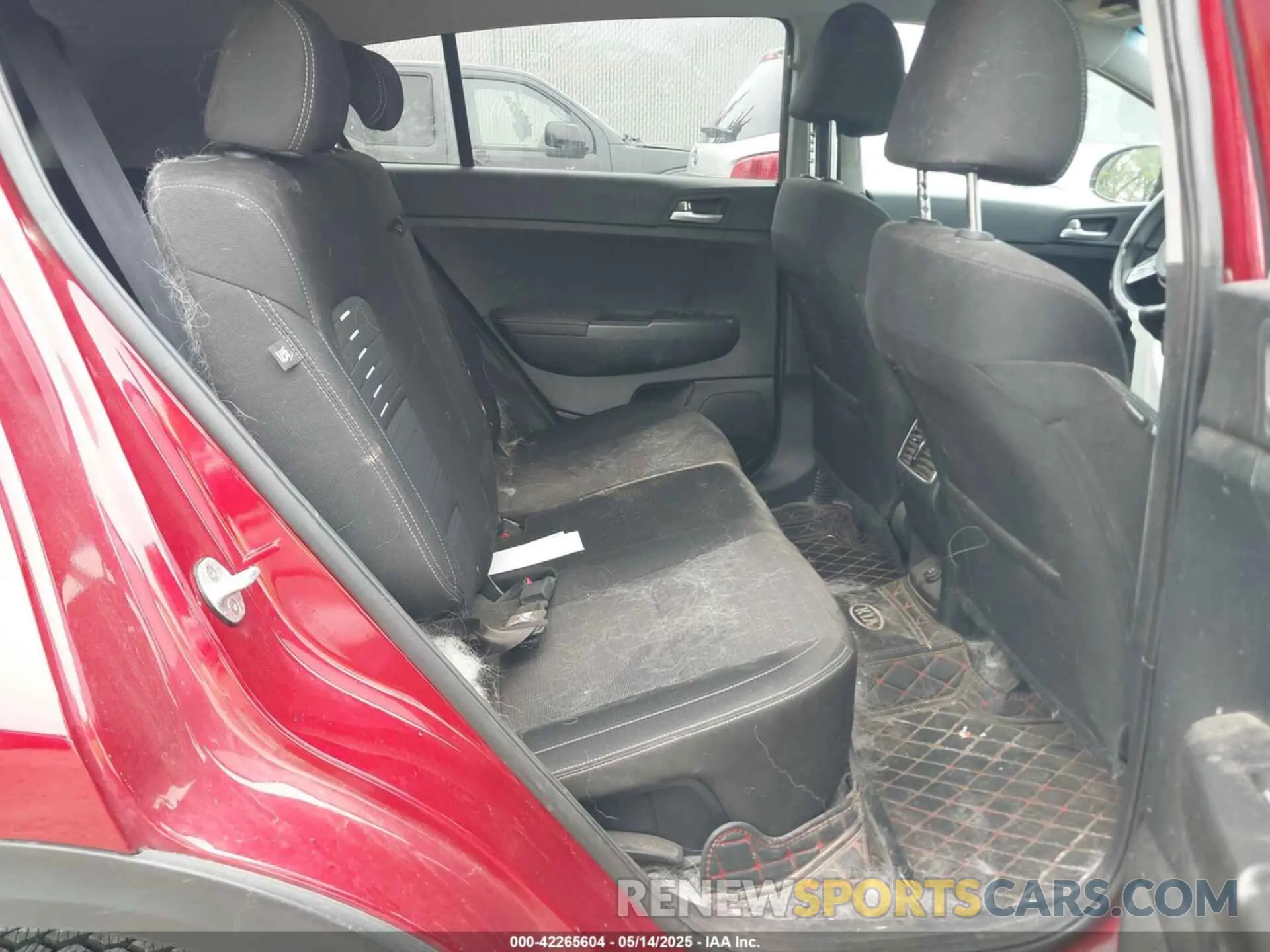 8 Photograph of a damaged car KNDPMCAC8L7753378 KIA SPORTAGE 2020