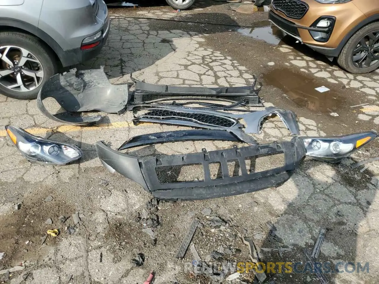13 Photograph of a damaged car KNDPMCAC8L7797493 KIA SPORTAGE 2020