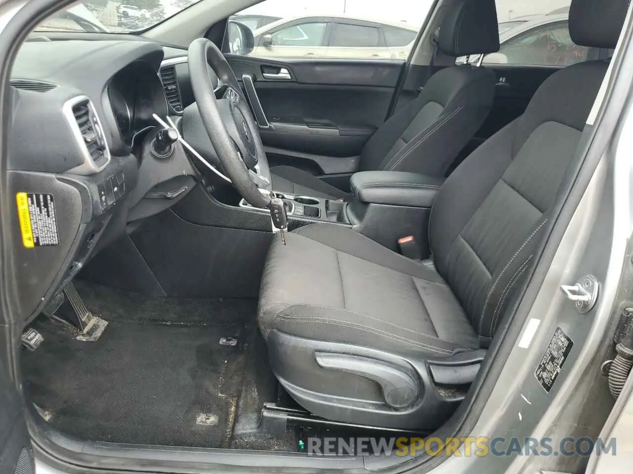 7 Photograph of a damaged car KNDPMCAC8L7797493 KIA SPORTAGE 2020