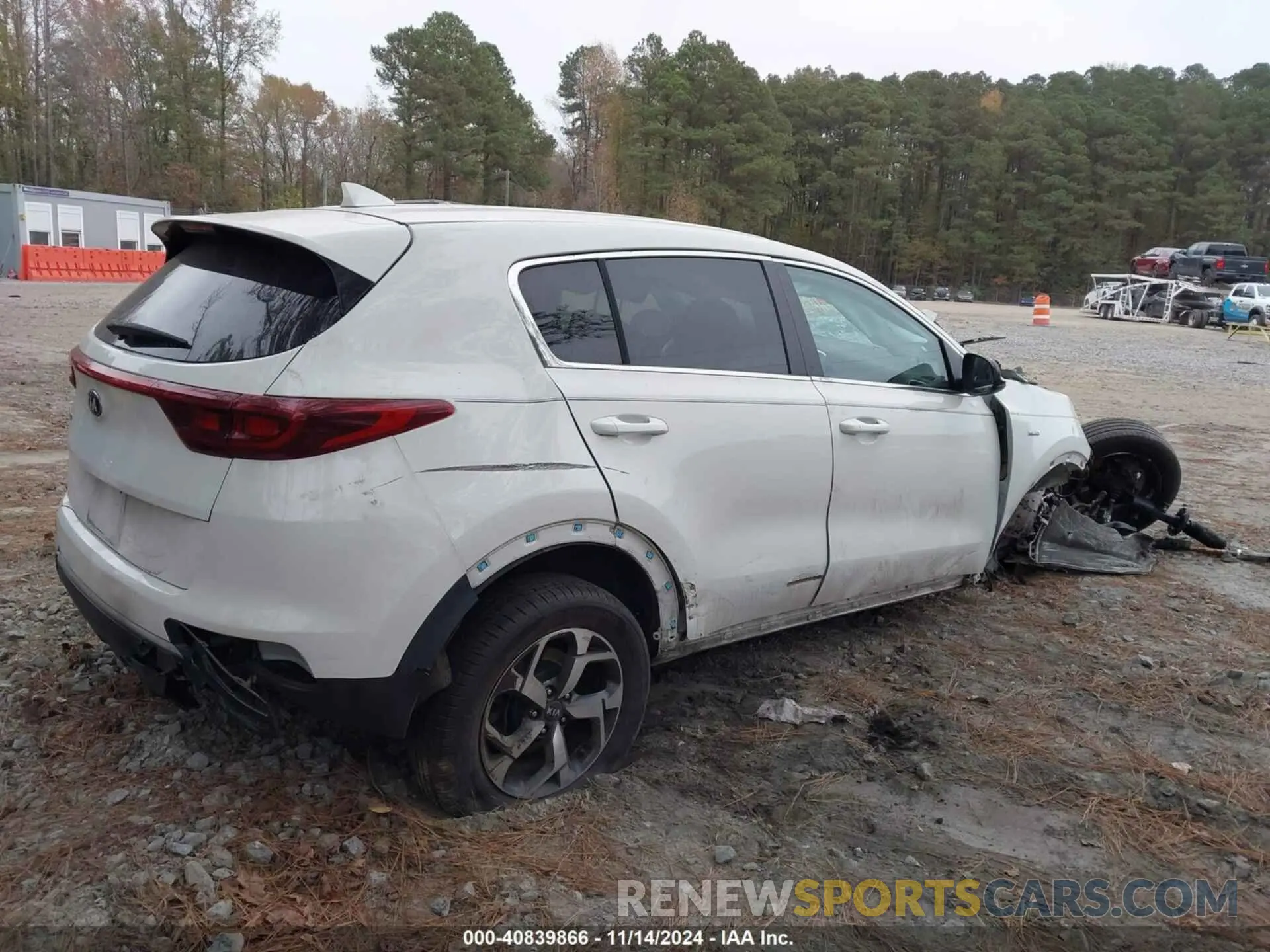 4 Photograph of a damaged car KNDPMCAC8L7811201 KIA SPORTAGE 2020