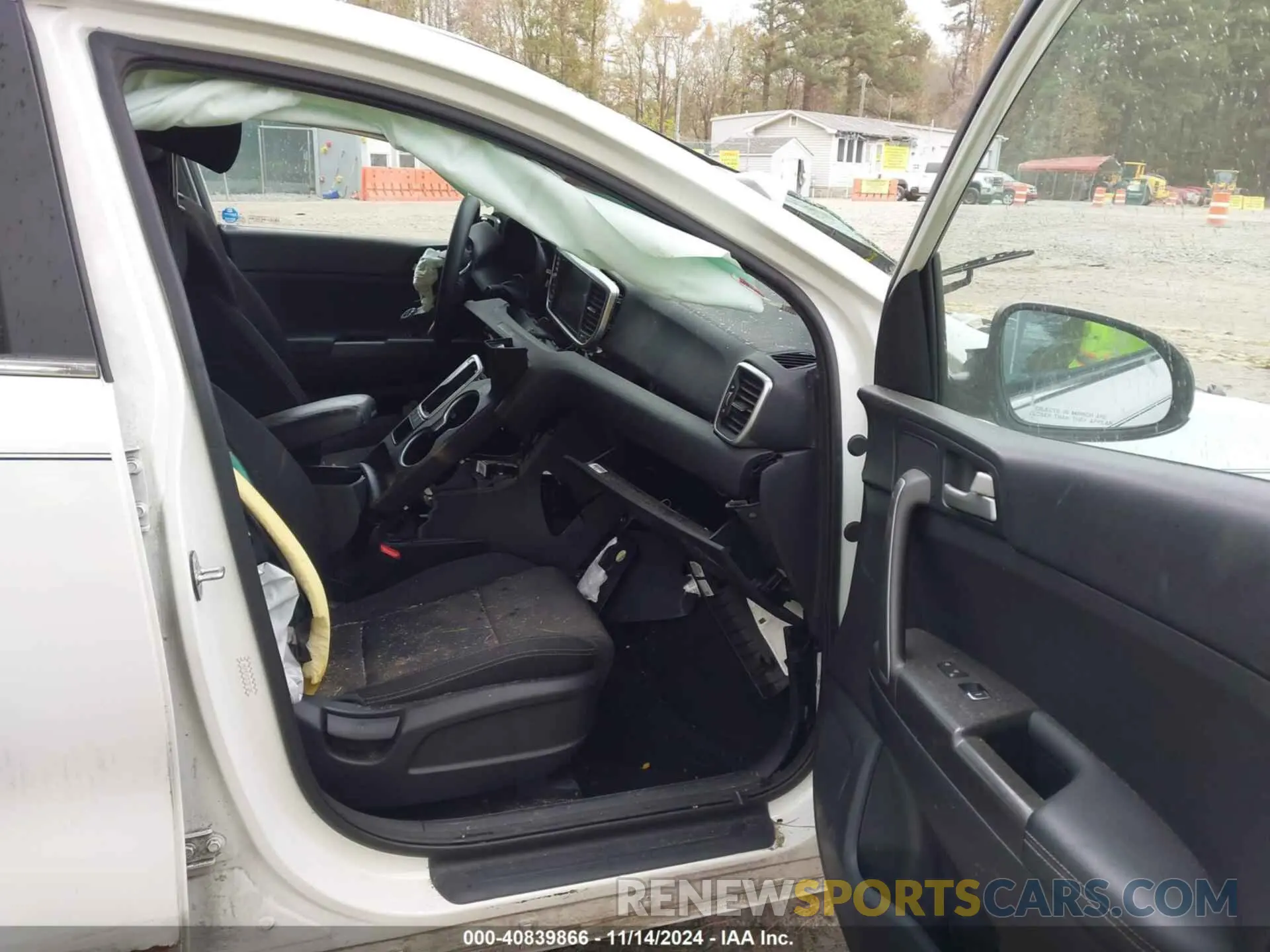 5 Photograph of a damaged car KNDPMCAC8L7811201 KIA SPORTAGE 2020