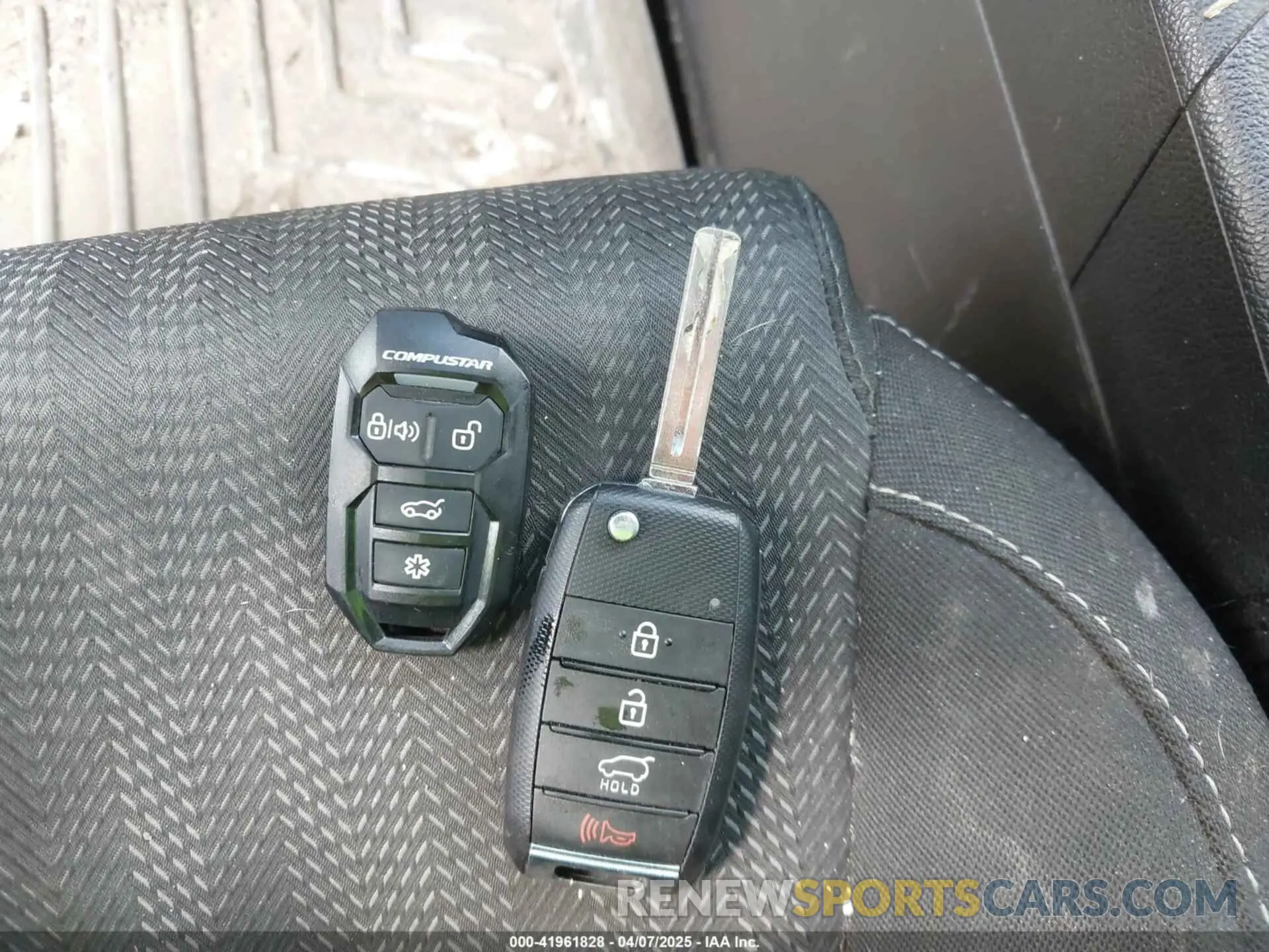 11 Photograph of a damaged car KNDPMCAC9L7629569 KIA SPORTAGE 2020