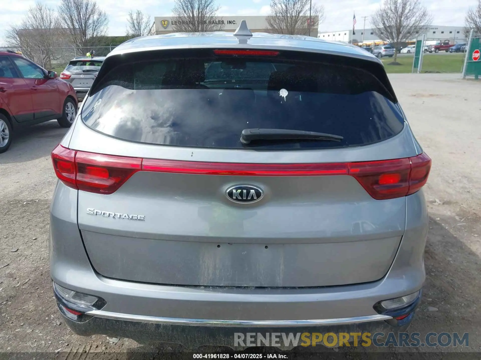 17 Photograph of a damaged car KNDPMCAC9L7629569 KIA SPORTAGE 2020