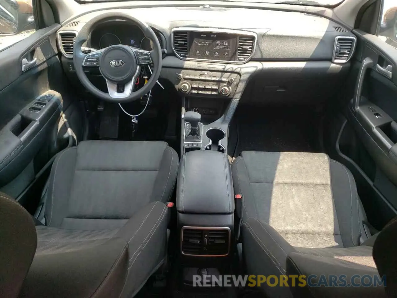 8 Photograph of a damaged car KNDPMCAC9L7640247 KIA SPORTAGE 2020