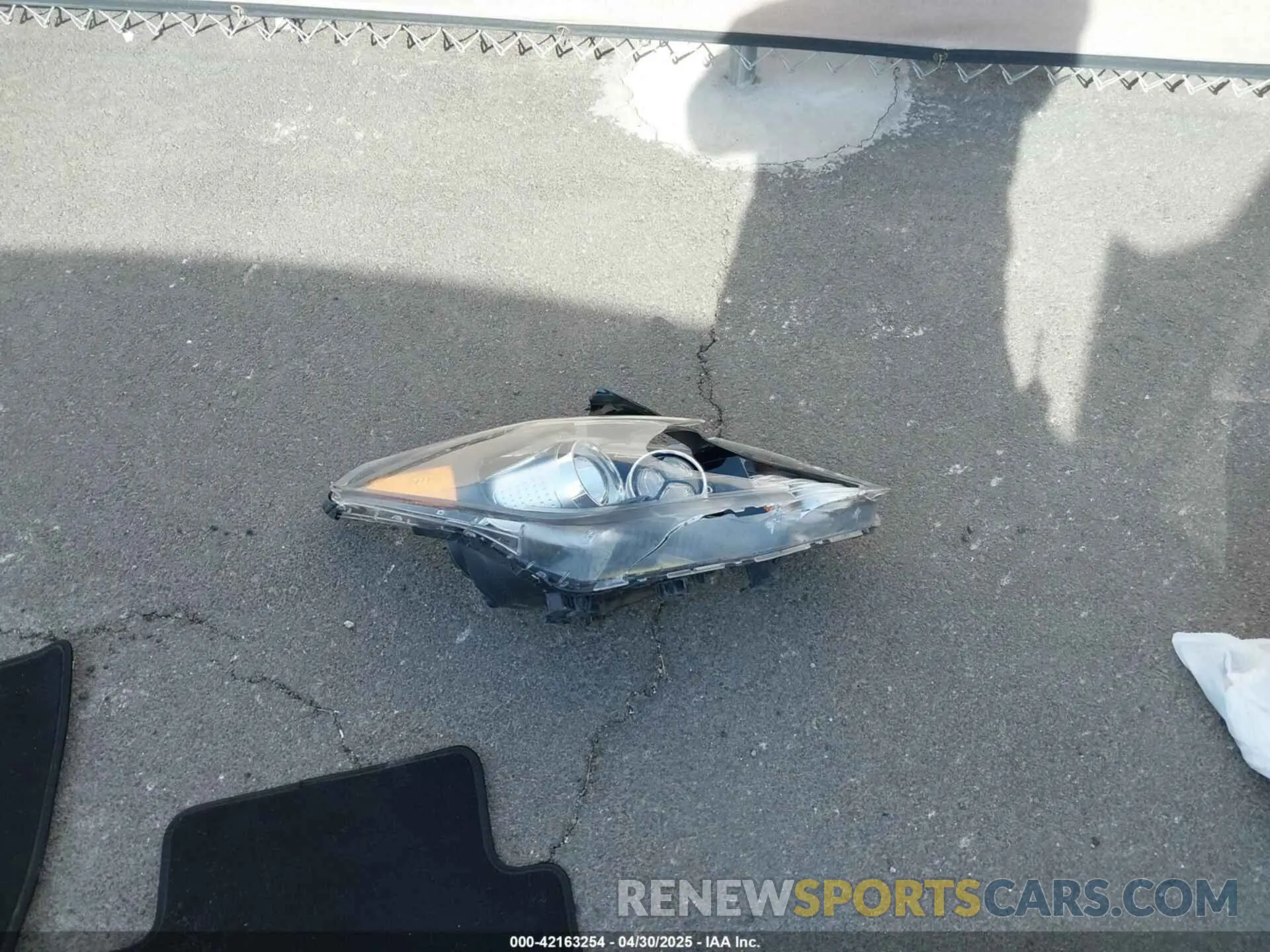 12 Photograph of a damaged car KNDPMCAC9L7747542 KIA SPORTAGE 2020