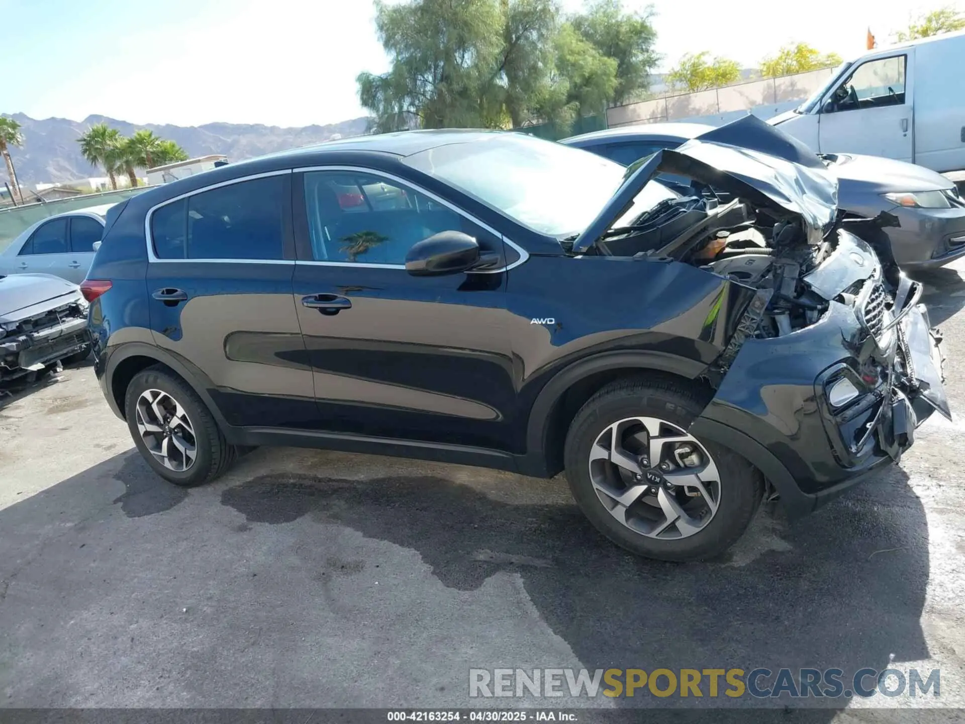 14 Photograph of a damaged car KNDPMCAC9L7747542 KIA SPORTAGE 2020