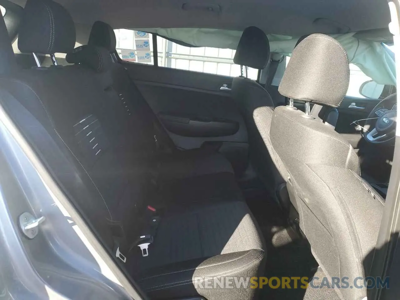 11 Photograph of a damaged car KNDPMCAC9L7806296 KIA SPORTAGE 2020